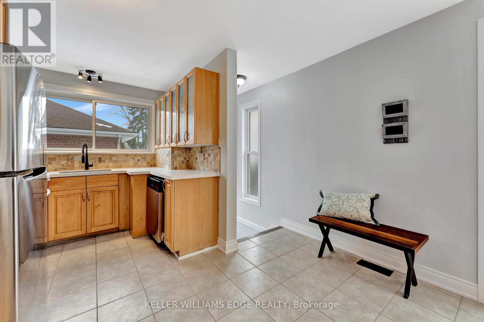 635 Inverness Avenue, Burlington (Lasalle), Ontario  L7T 3S9 - Photo 19 - W12011903