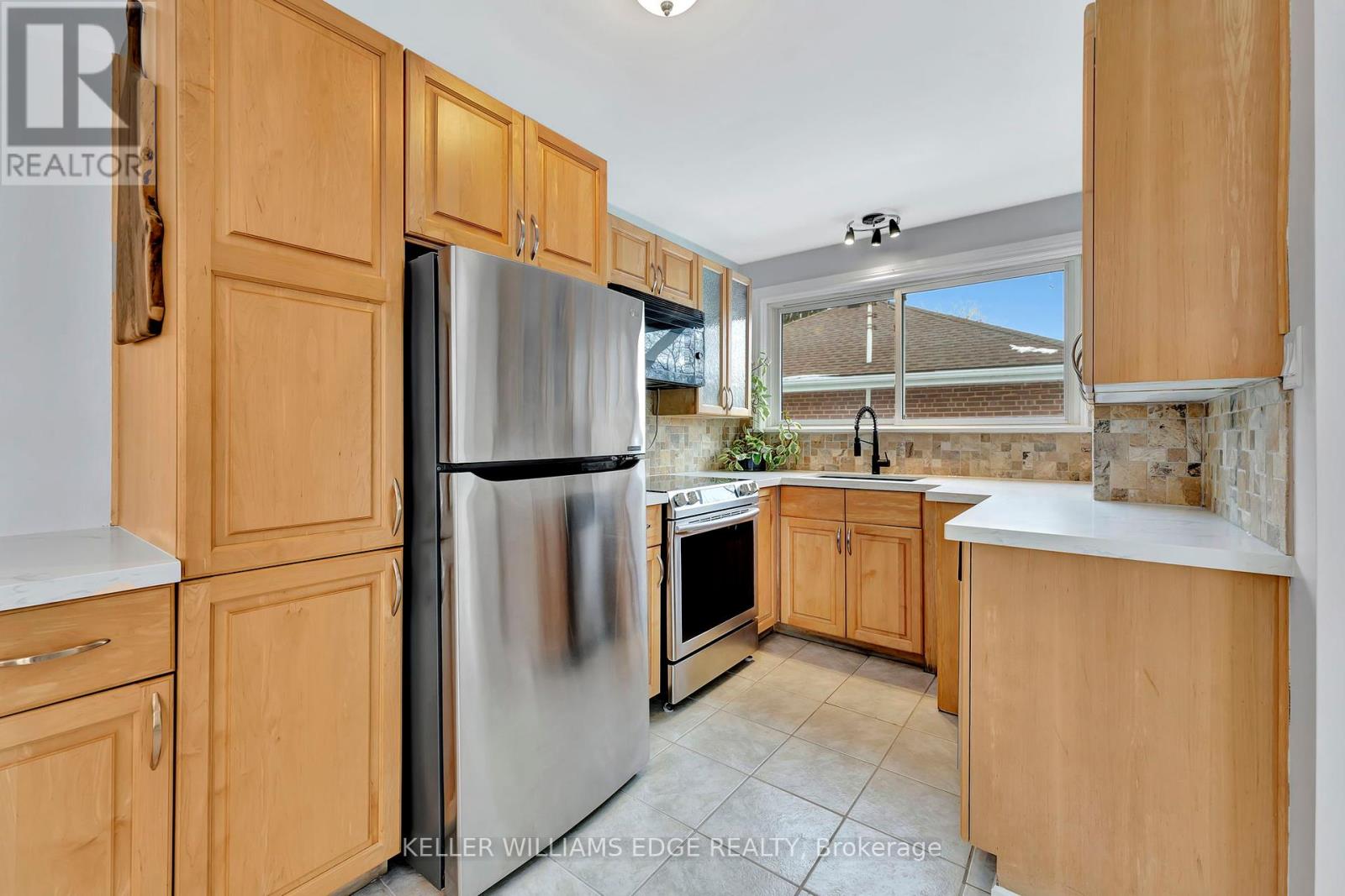 635 Inverness Avenue, Burlington (Lasalle), Ontario  L7T 3S9 - Photo 12 - W12011903