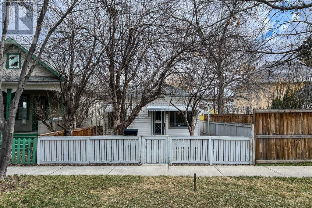 Property at 908 5 Street NW image 1