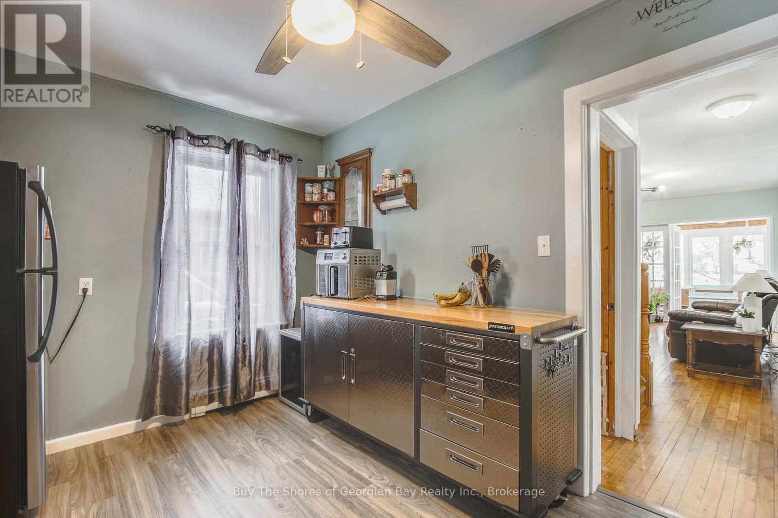 50 Poyntz Street, Penetanguishene, Ontario  L9M 1N6 - Photo 11 - S11927192