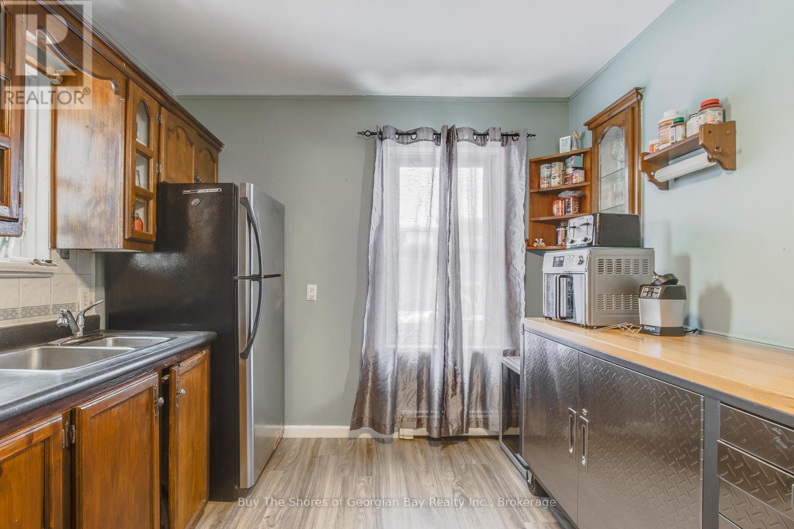 50 Poyntz Street, Penetanguishene, Ontario  L9M 1N6 - Photo 10 - S11927192