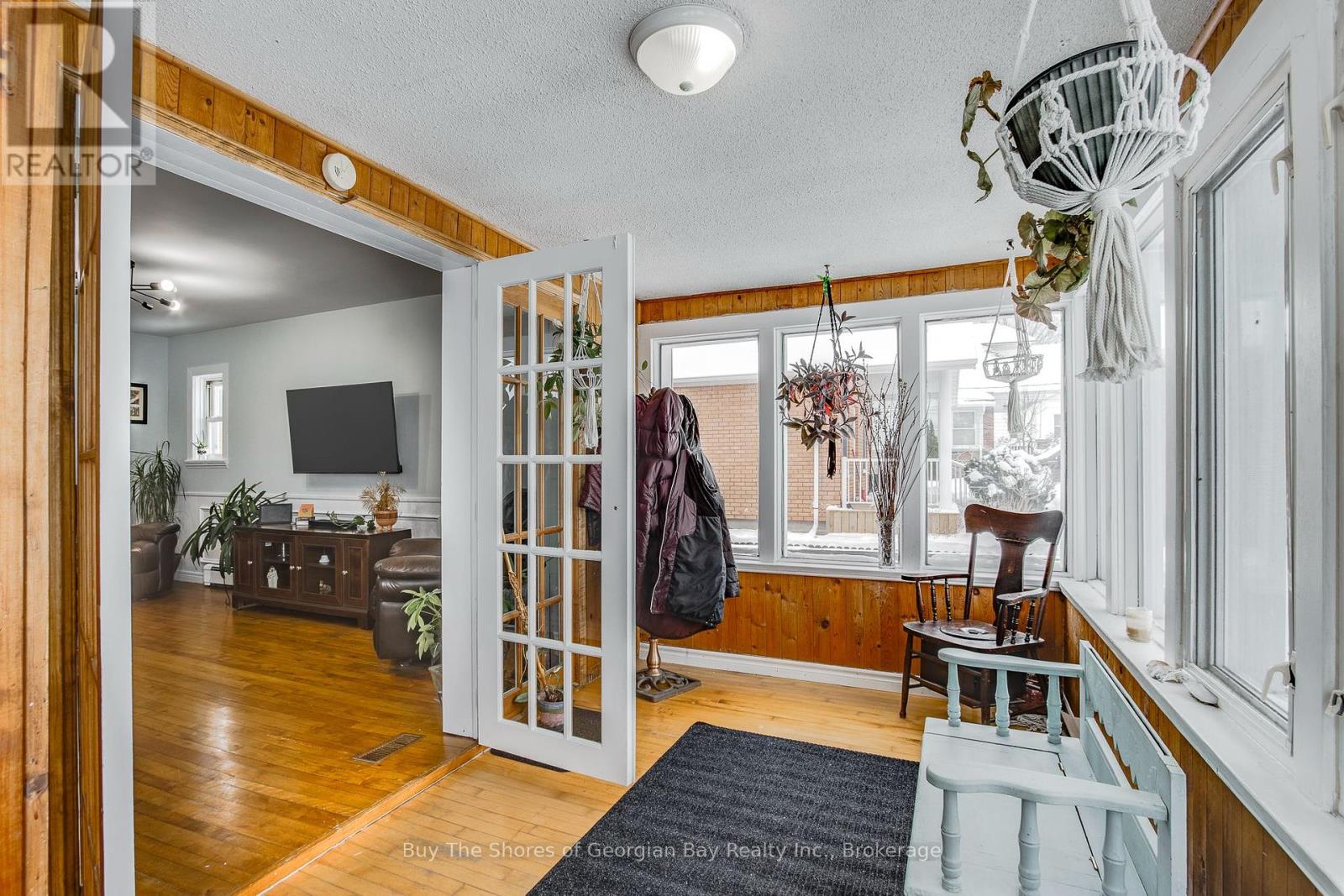 50 Poyntz Street, Penetanguishene, Ontario  L9M 1N6 - Photo 6 - S11927192