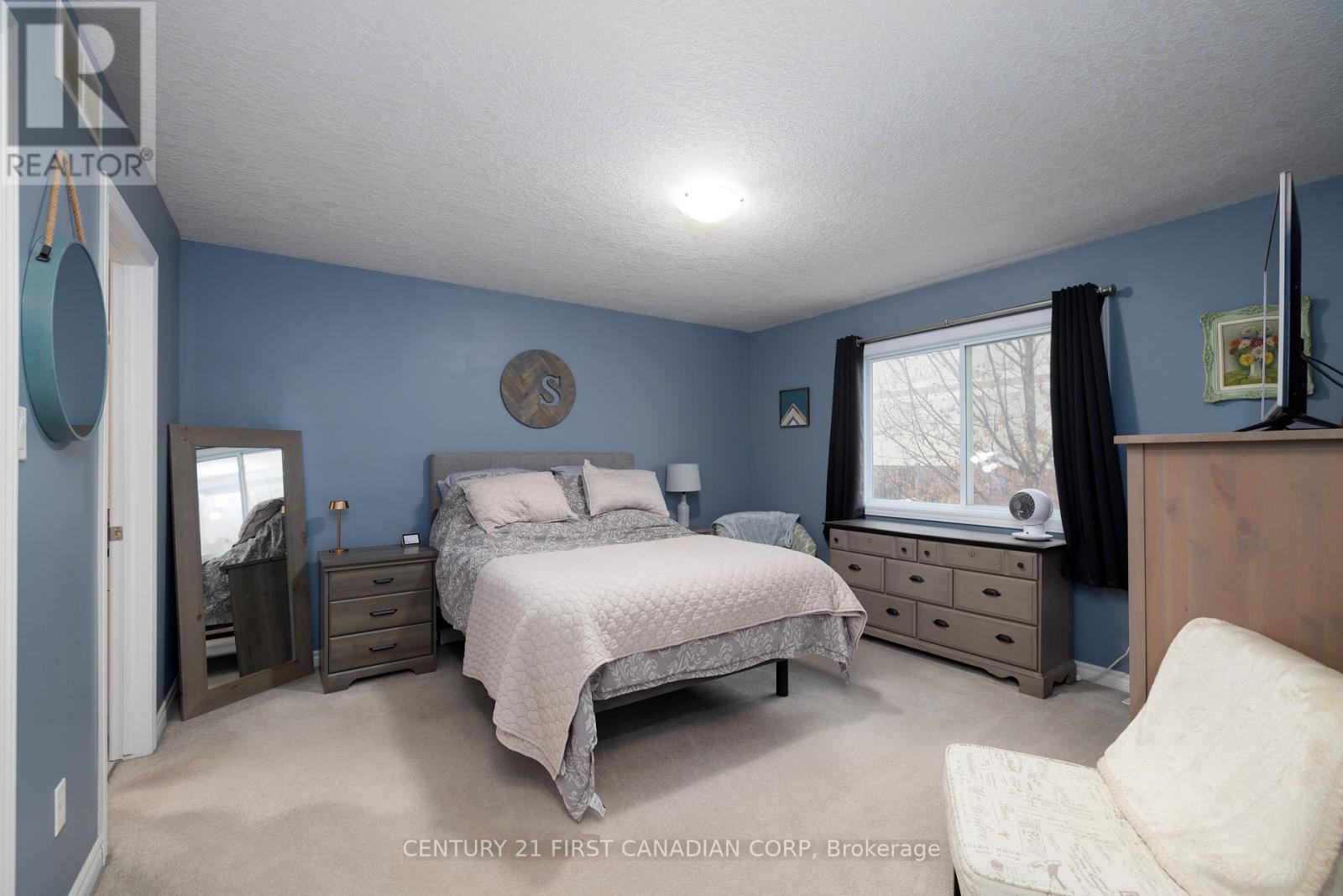 Photo 10 of 38 for 3303 Emily Carr Lane