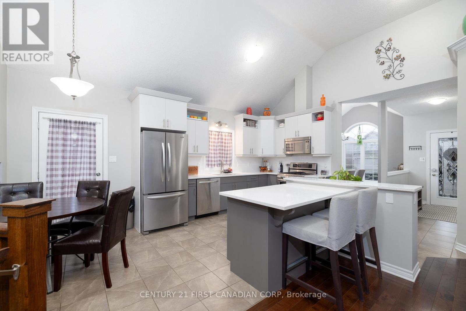 Photo 4 of 38 for 3303 Emily Carr Lane