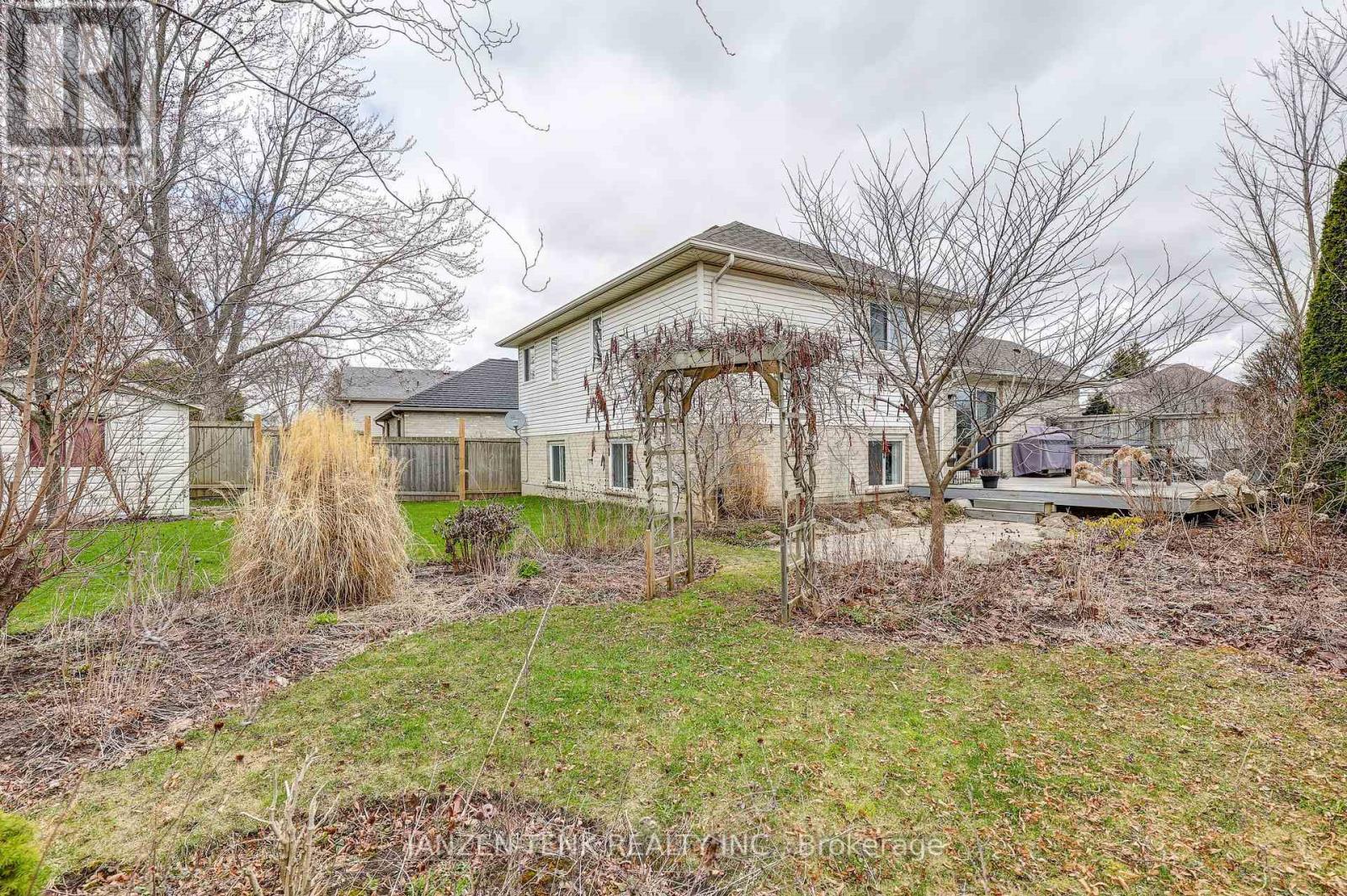 Photo 42 of 48 for 2 Rosethorn Court