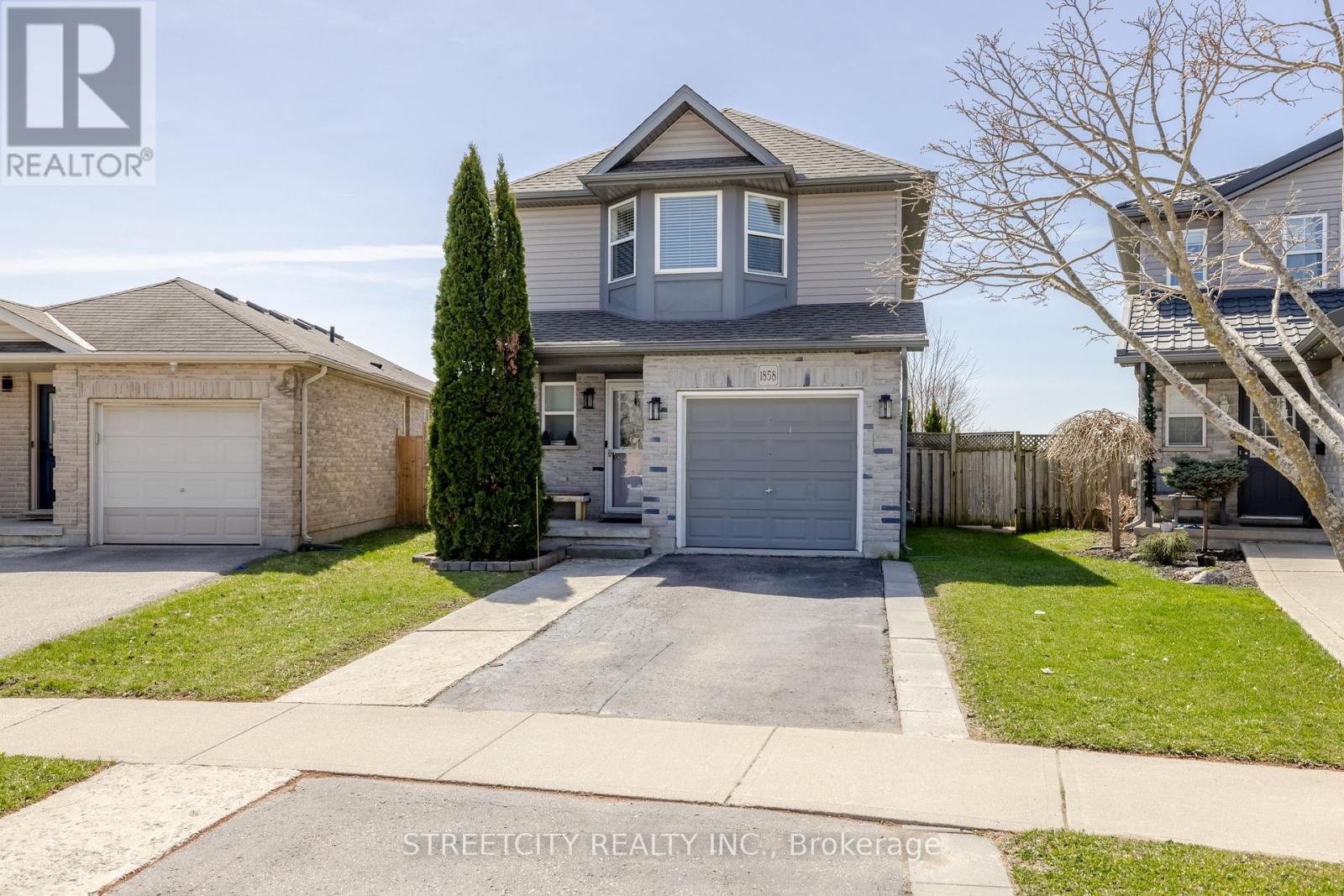 Photo 3 of 42 for 1858 Bloom Crescent