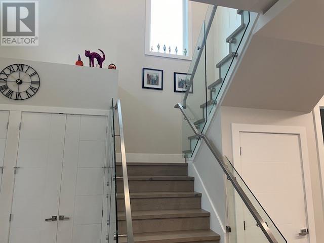 7742 Davies Street, Burnaby, British Columbia  V3N 3H4 - Photo 2 - R2992201