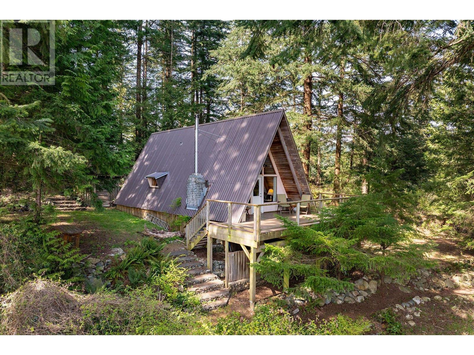 Property at 912 TAYLOR ROAD image 2
