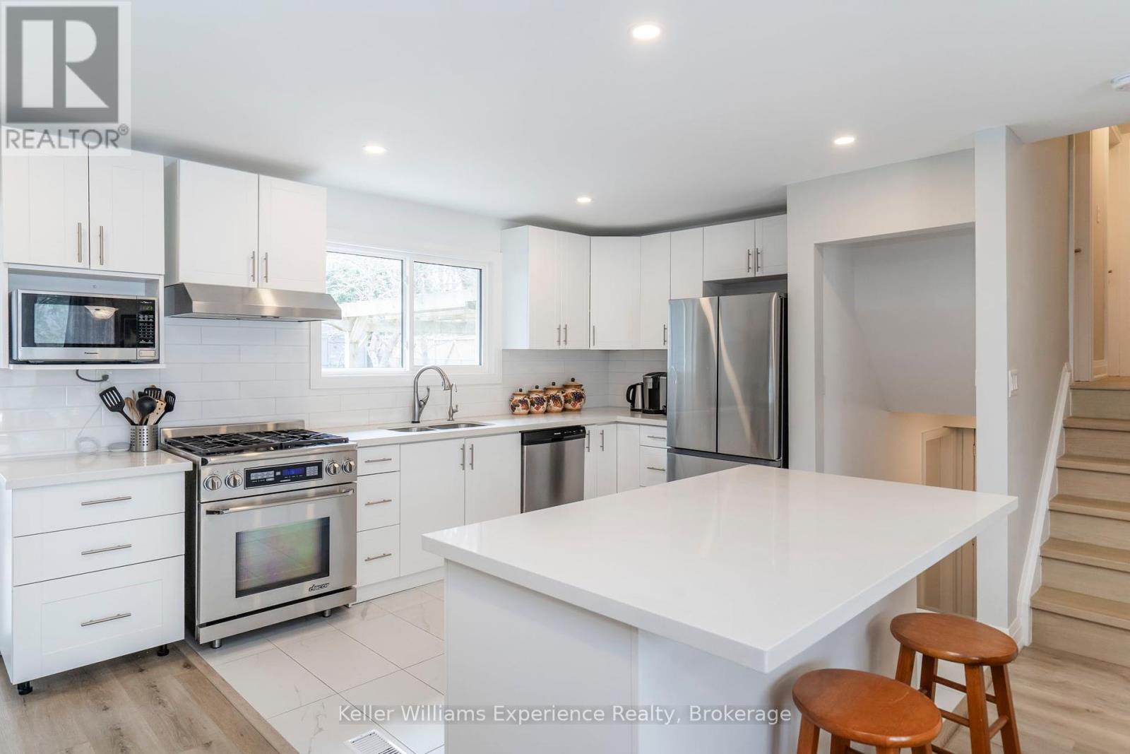 857 Victoria Street, Midland, Ontario  L4R 1B7 - Photo 10 - S12095331