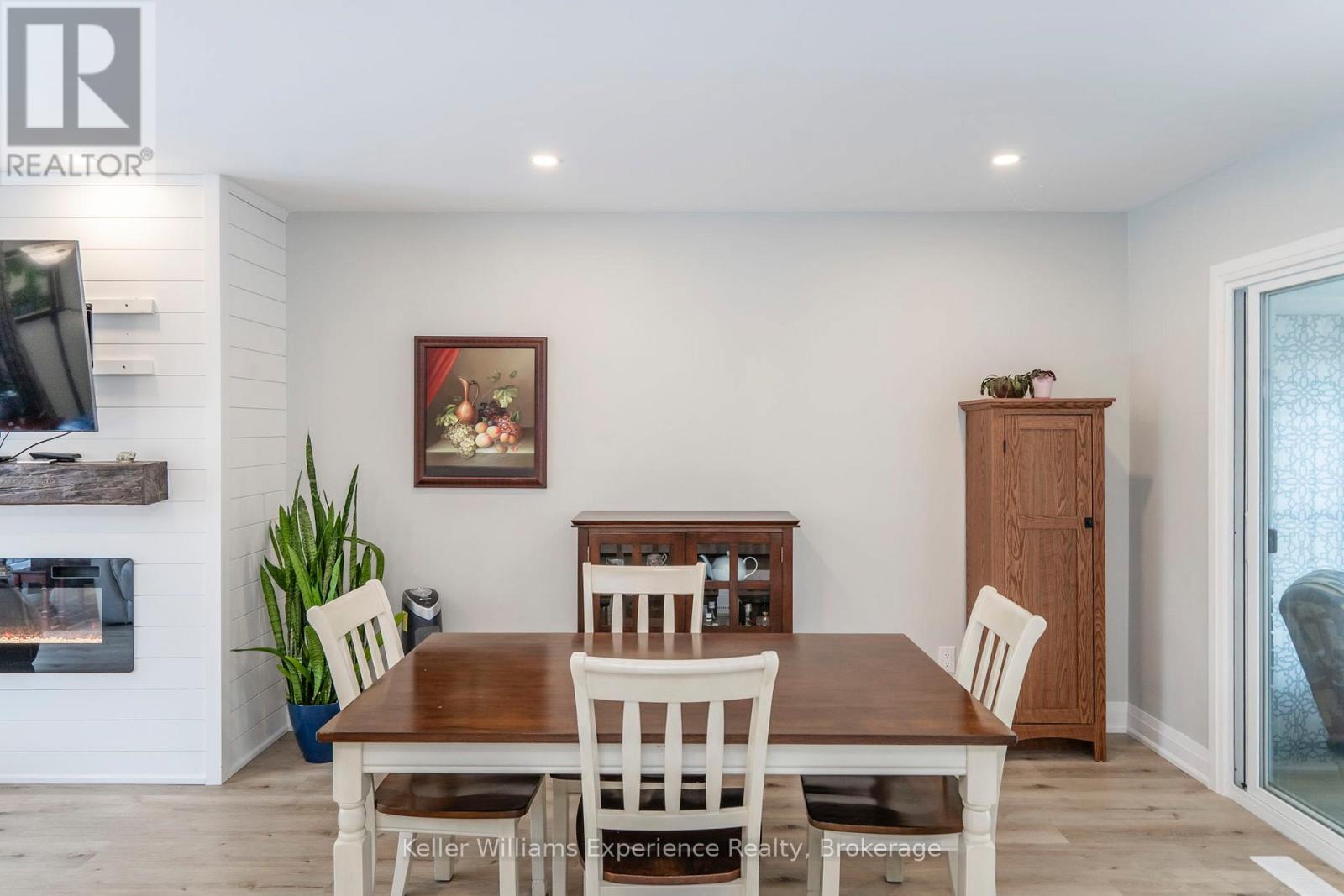 857 Victoria Street, Midland, Ontario  L4R 1B7 - Photo 13 - S12095331