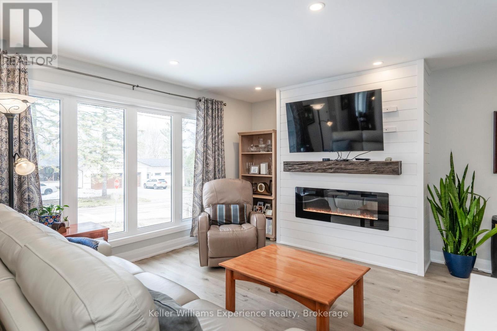 857 Victoria Street, Midland, Ontario  L4R 1B7 - Photo 18 - S12095331