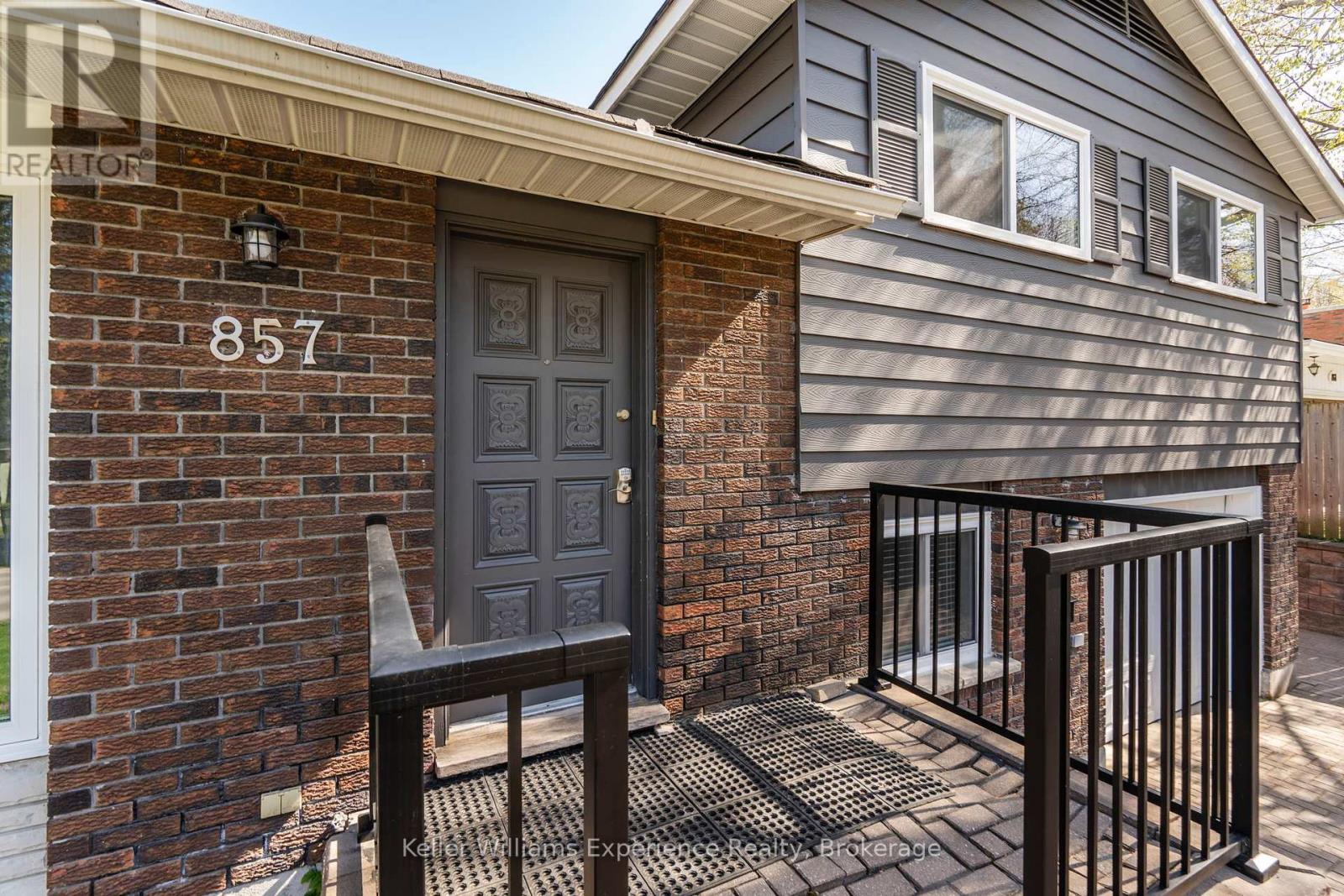 857 Victoria Street, Midland, Ontario  L4R 1B7 - Photo 4 - S12095331