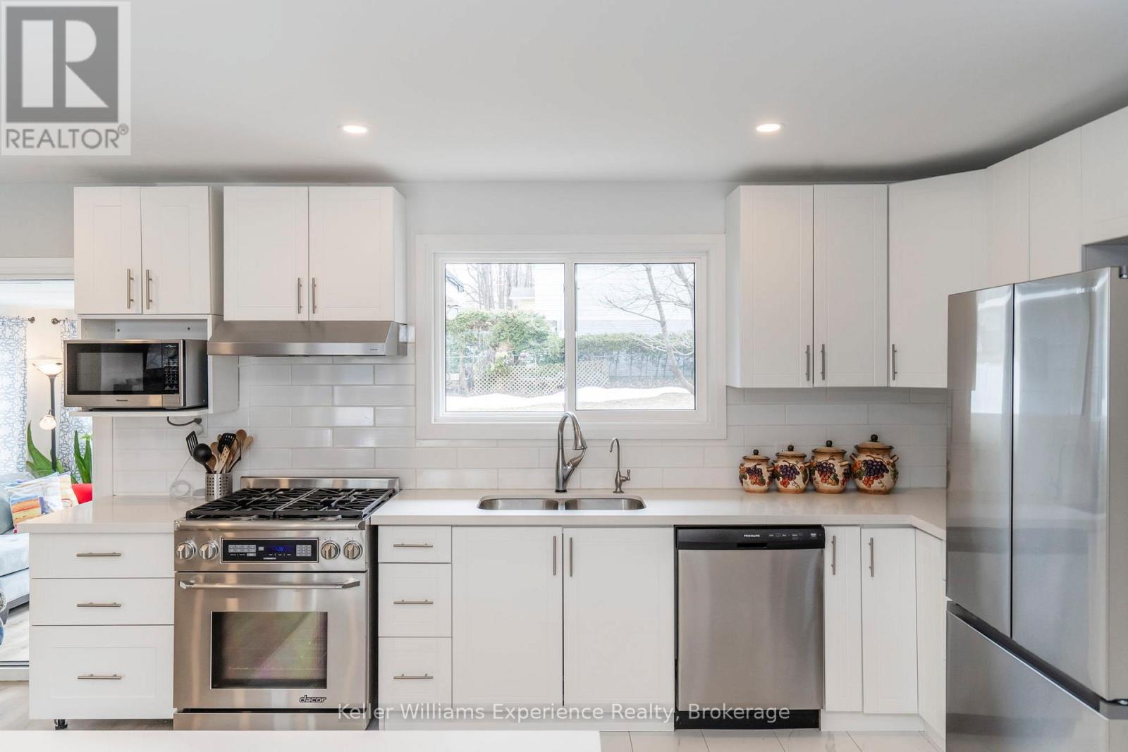 857 Victoria Street, Midland, Ontario  L4R 1B7 - Photo 9 - S12095331