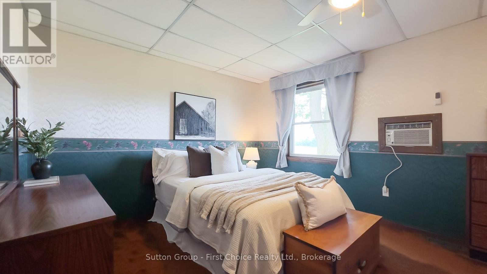 42403 Bridge Road, Huron East, Ontario  N0K 1W0 - Photo 33 - X12095170