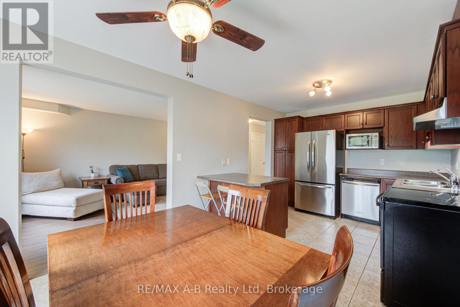 171 Wettlaufer Street, East Zorra-Tavistock, Ontario  N0B 2R0 - Photo 12 - X12095244