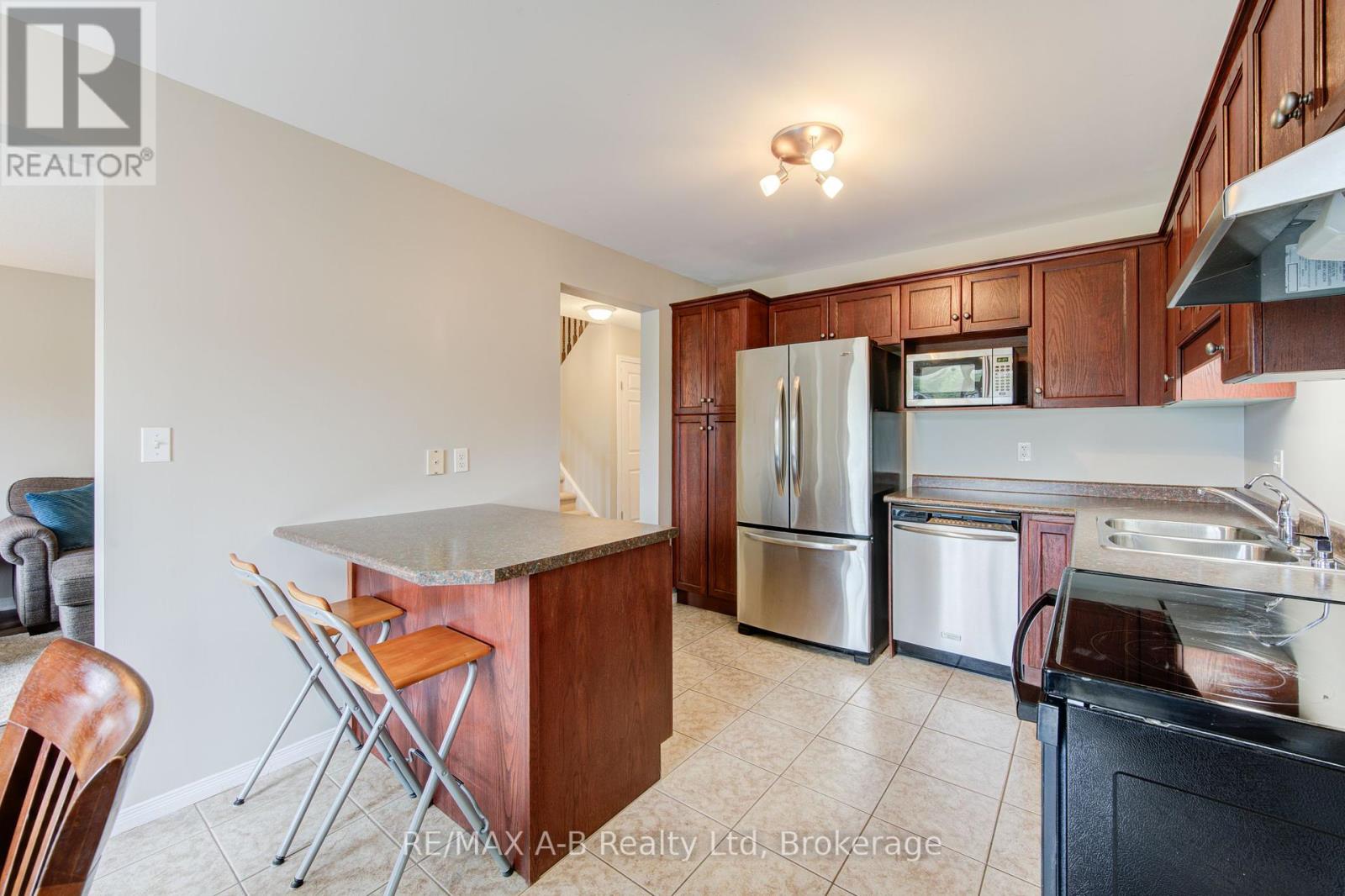171 Wettlaufer Street, East Zorra-Tavistock, Ontario  N0B 2R0 - Photo 13 - X12095244