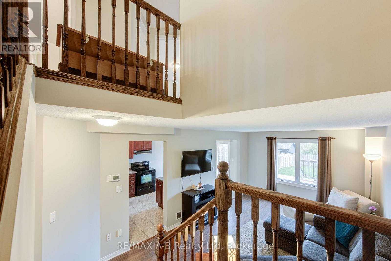 171 Wettlaufer Street, East Zorra-Tavistock, Ontario  N0B 2R0 - Photo 18 - X12095244