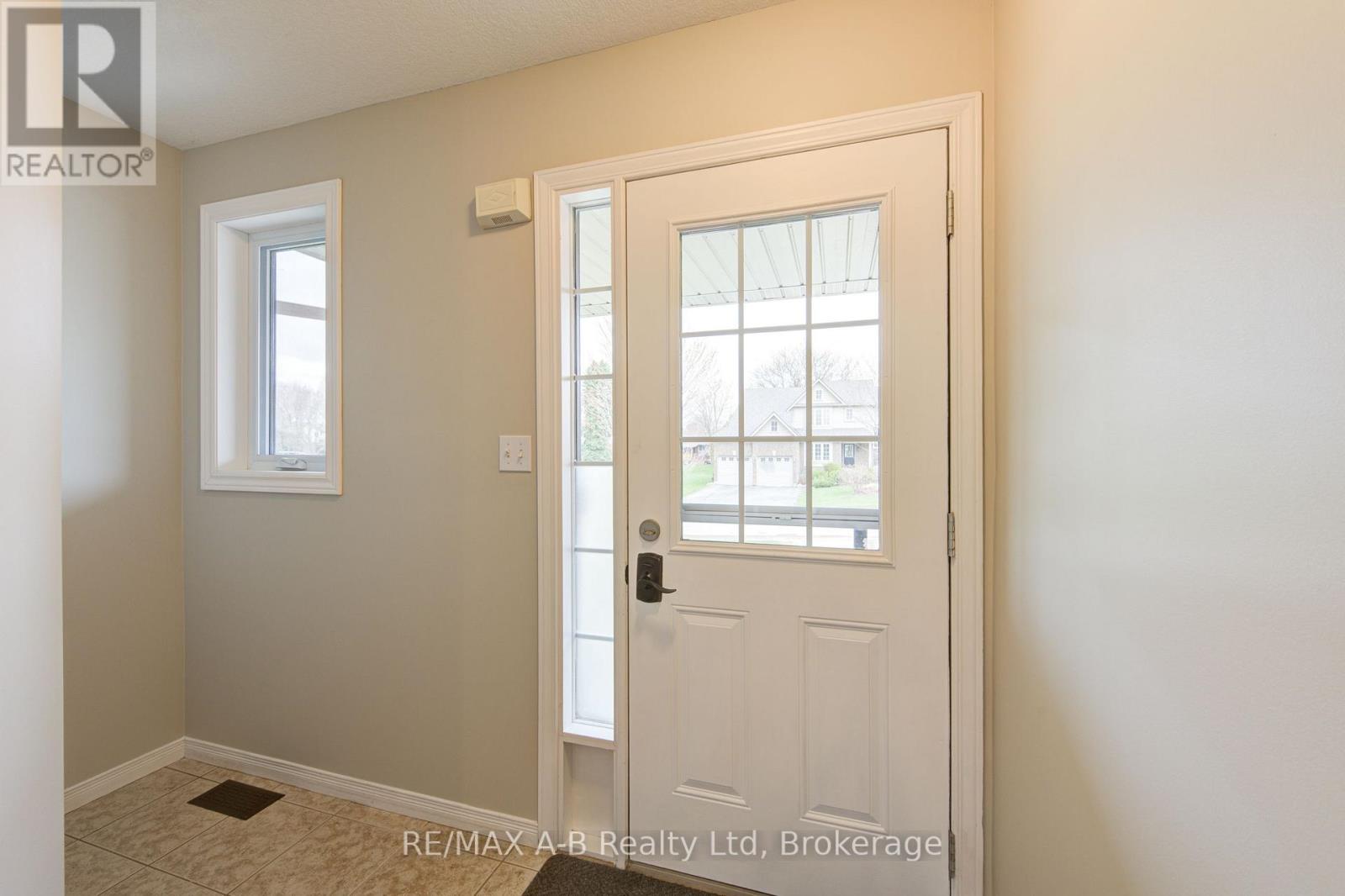 171 Wettlaufer Street, East Zorra-Tavistock, Ontario  N0B 2R0 - Photo 4 - X12095244