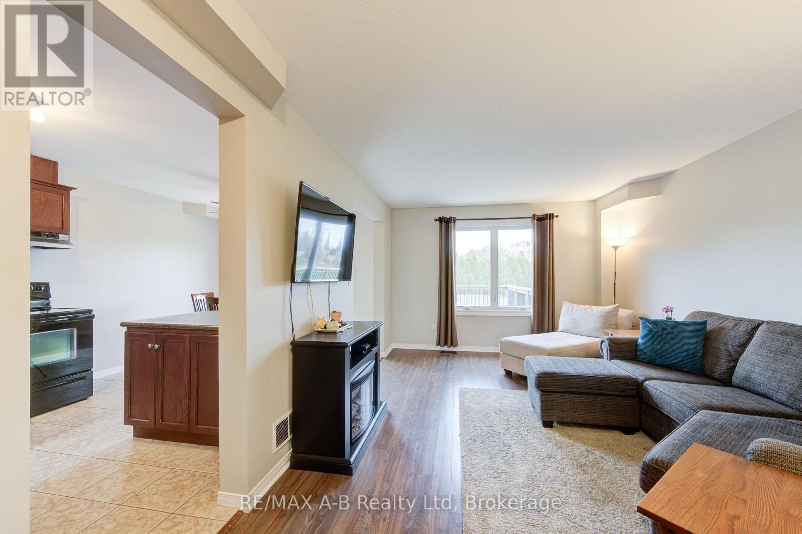 171 Wettlaufer Street, East Zorra-Tavistock, Ontario  N0B 2R0 - Photo 7 - X12095244