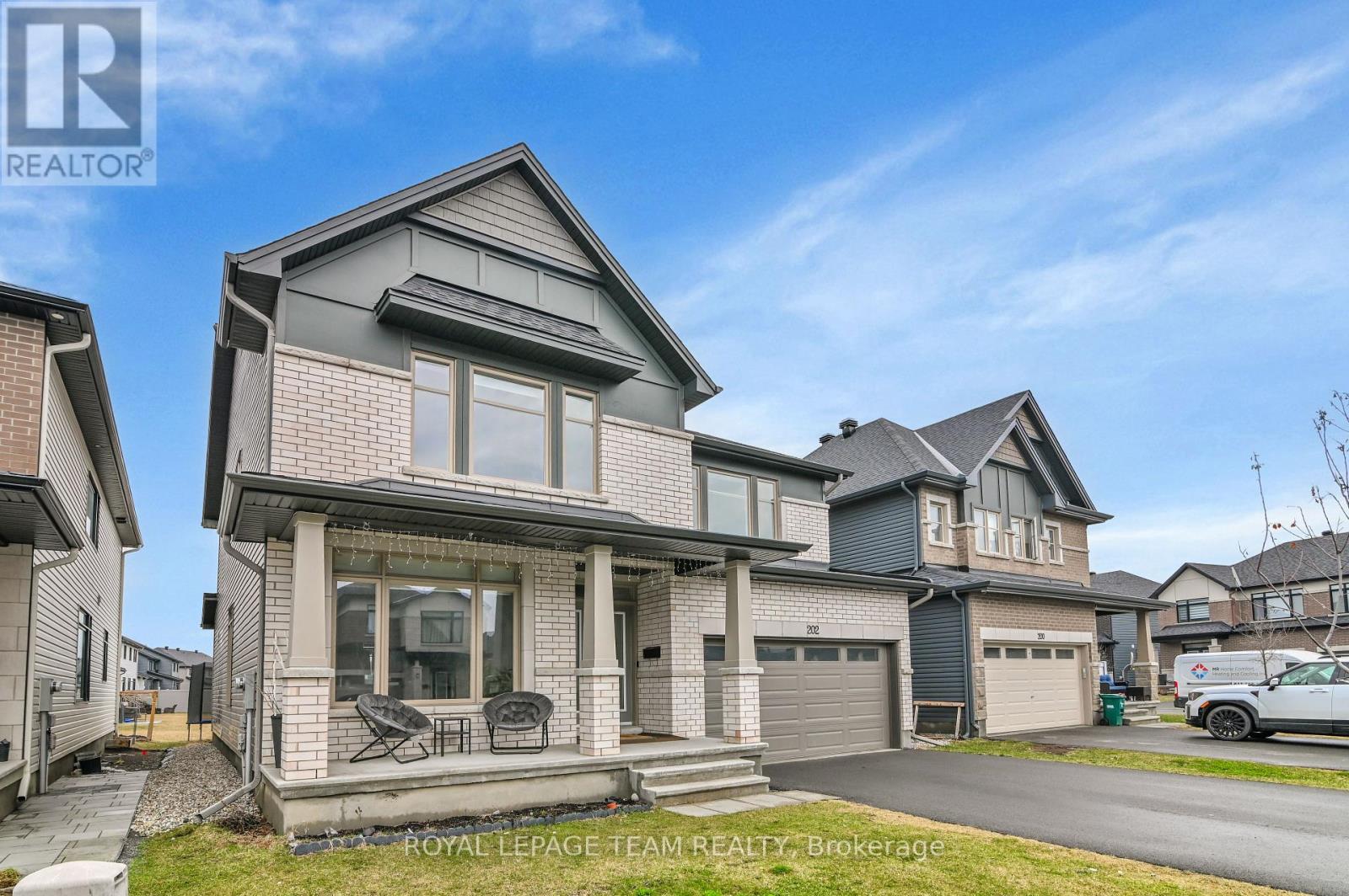Property at 202 ZINNIA WAY image 3