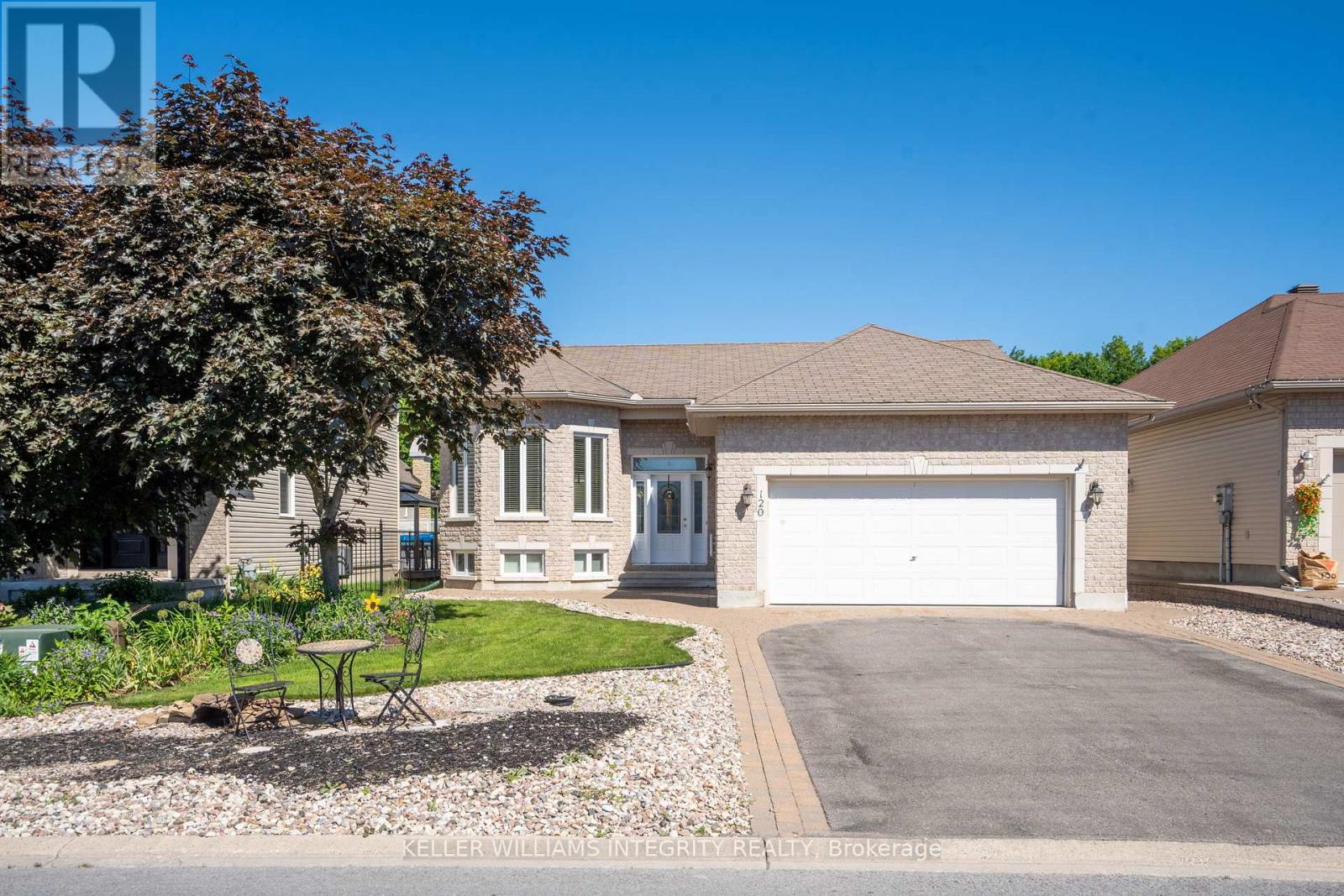 Property at 120 JASPER CRESCENT image 1
