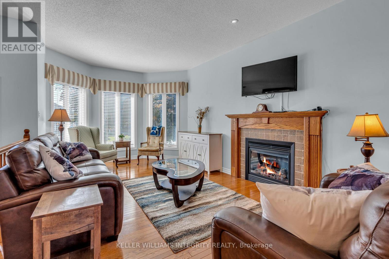 Property at 120 JASPER CRESCENT image 5