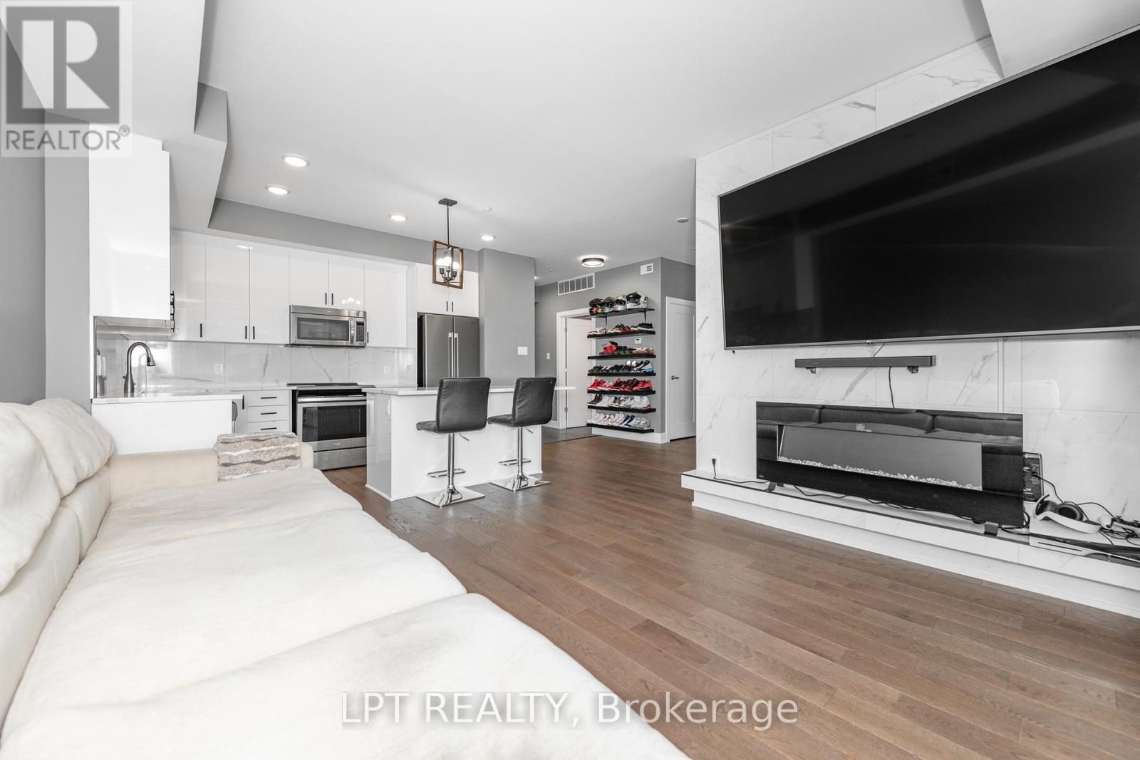 203 - 615 Longfields Drive, Ottawa, Ontario  K2J 6J3 - Photo 14 - X12095329