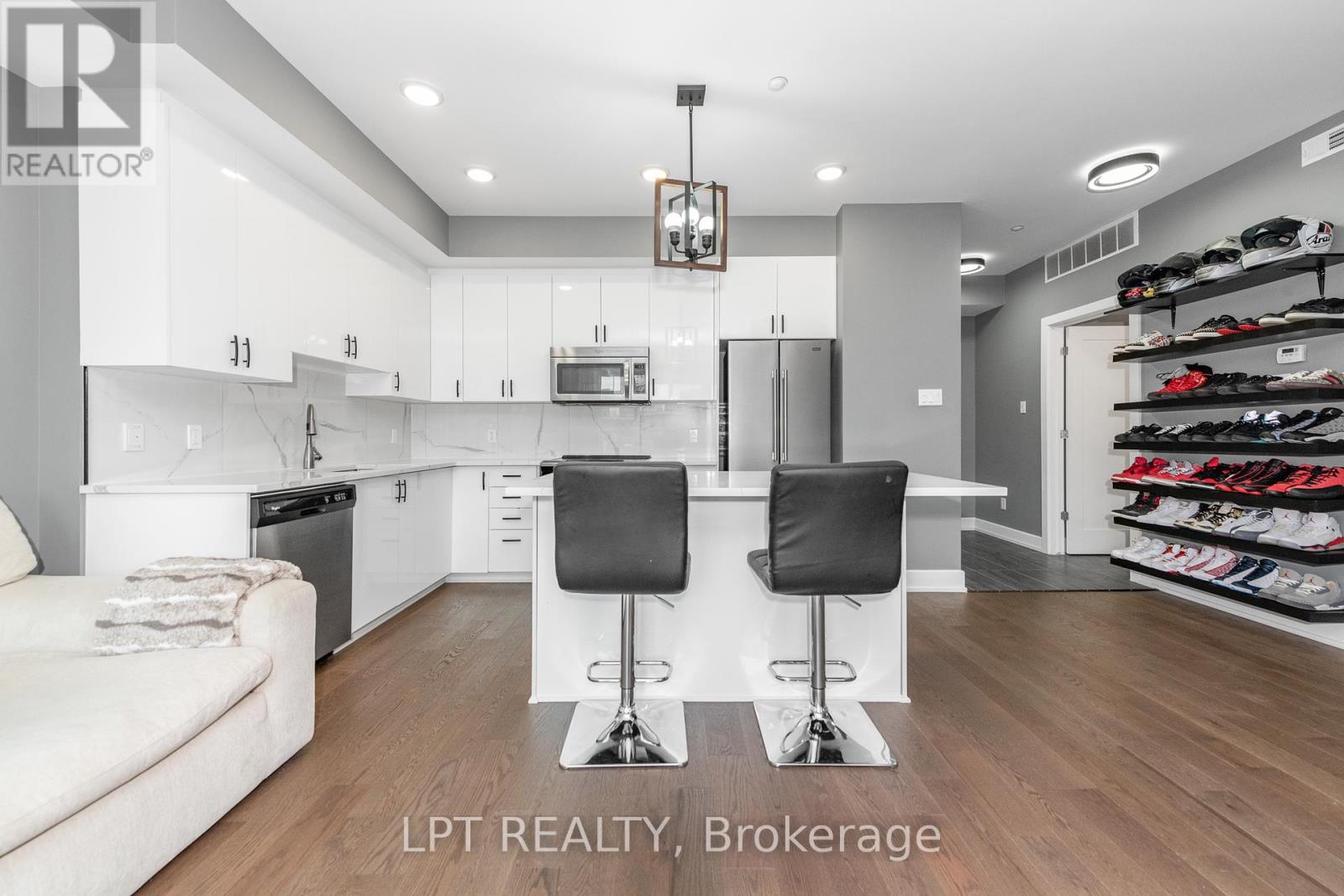 203 - 615 Longfields Drive, Ottawa, Ontario  K2J 6J3 - Photo 15 - X12095329