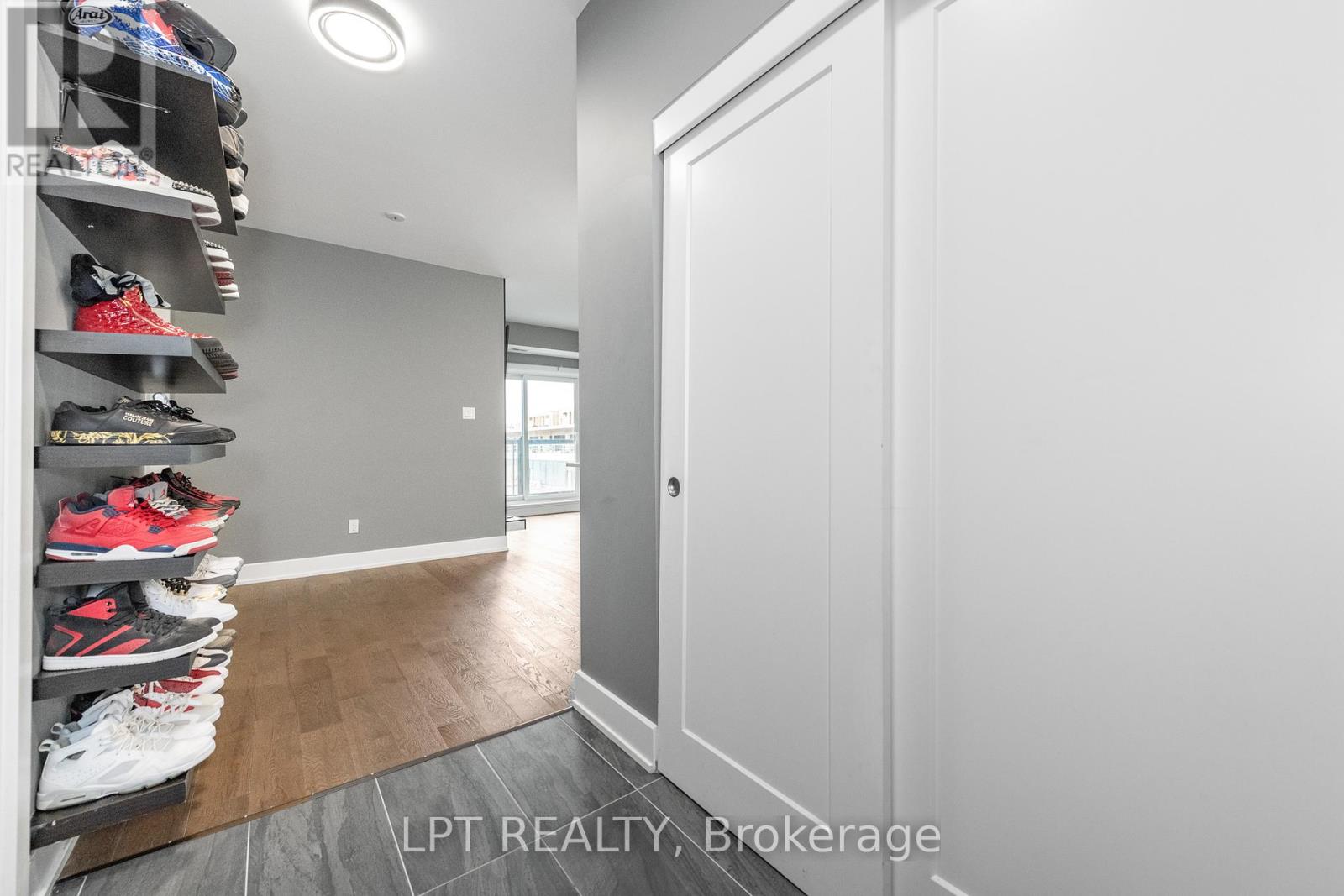 203 - 615 Longfields Drive, Ottawa, Ontario  K2J 6J3 - Photo 7 - X12095329