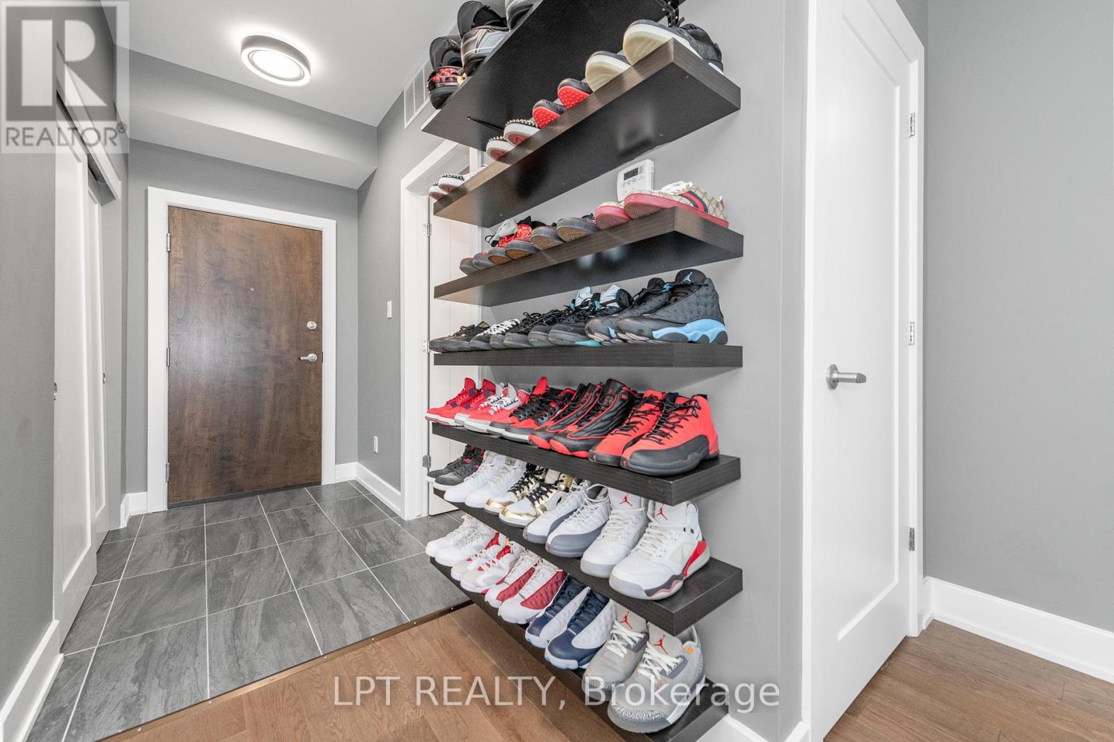 203 - 615 Longfields Drive, Ottawa, Ontario  K2J 6J3 - Photo 9 - X12095329