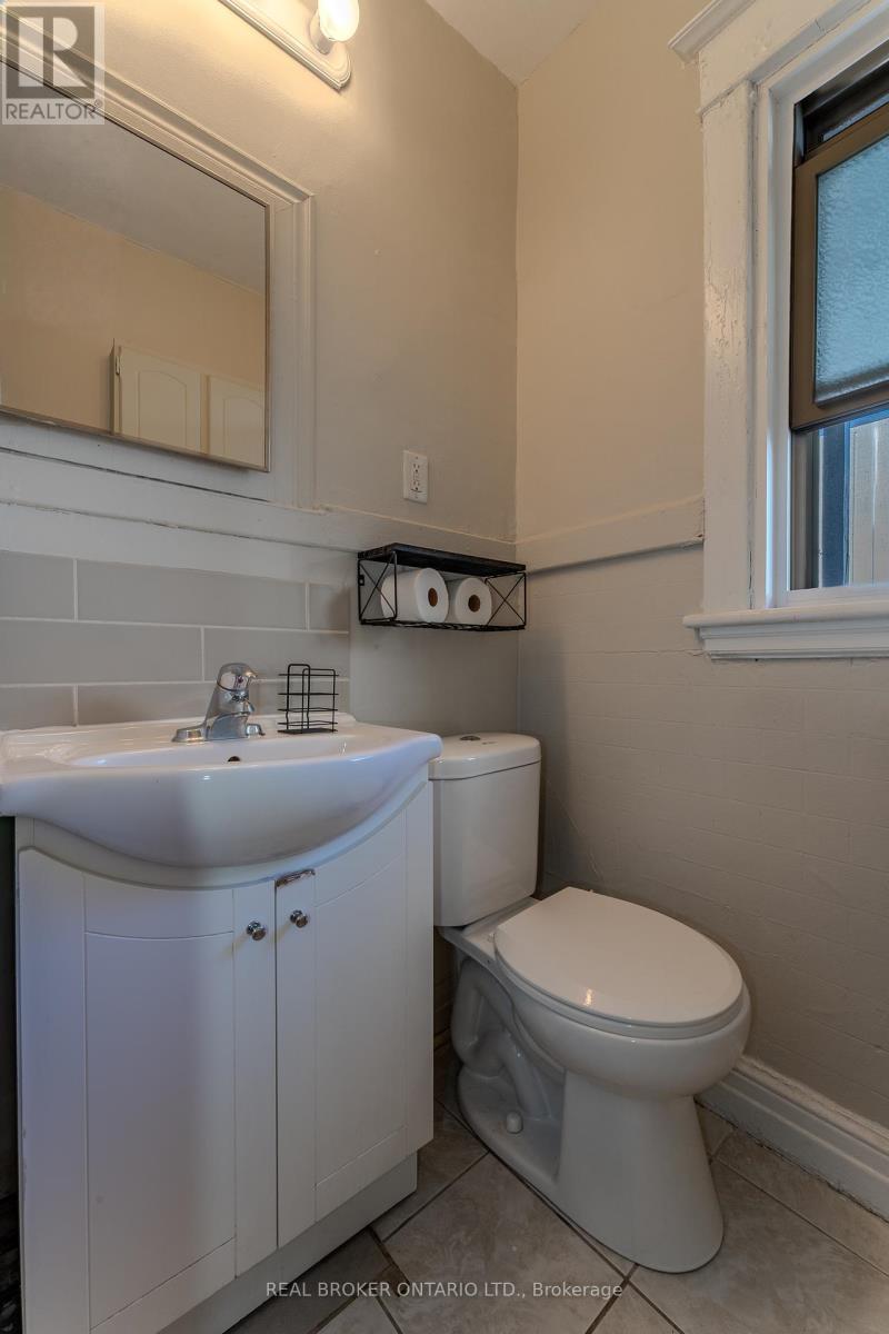8 - 142 Caroline Street S, Hamilton, Ontario  L8P 3K9 - Photo 18 - X12053121
