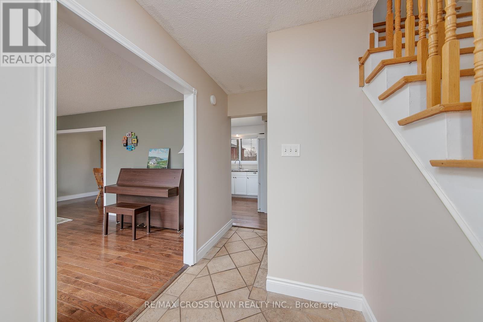 Property at 122 MARSHALL STREET image 3