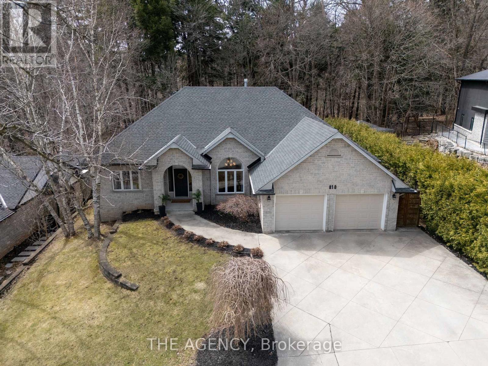 Property at 810 BELHAVEN CRESCENT image 1