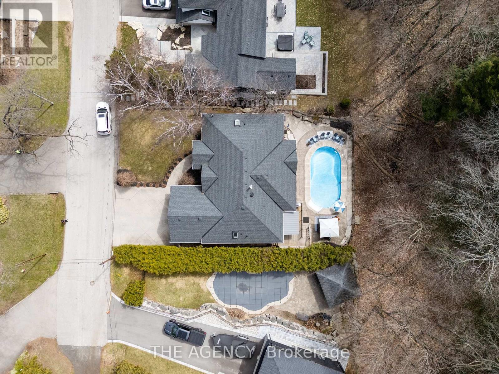 Property at 810 BELHAVEN CRESCENT image 3