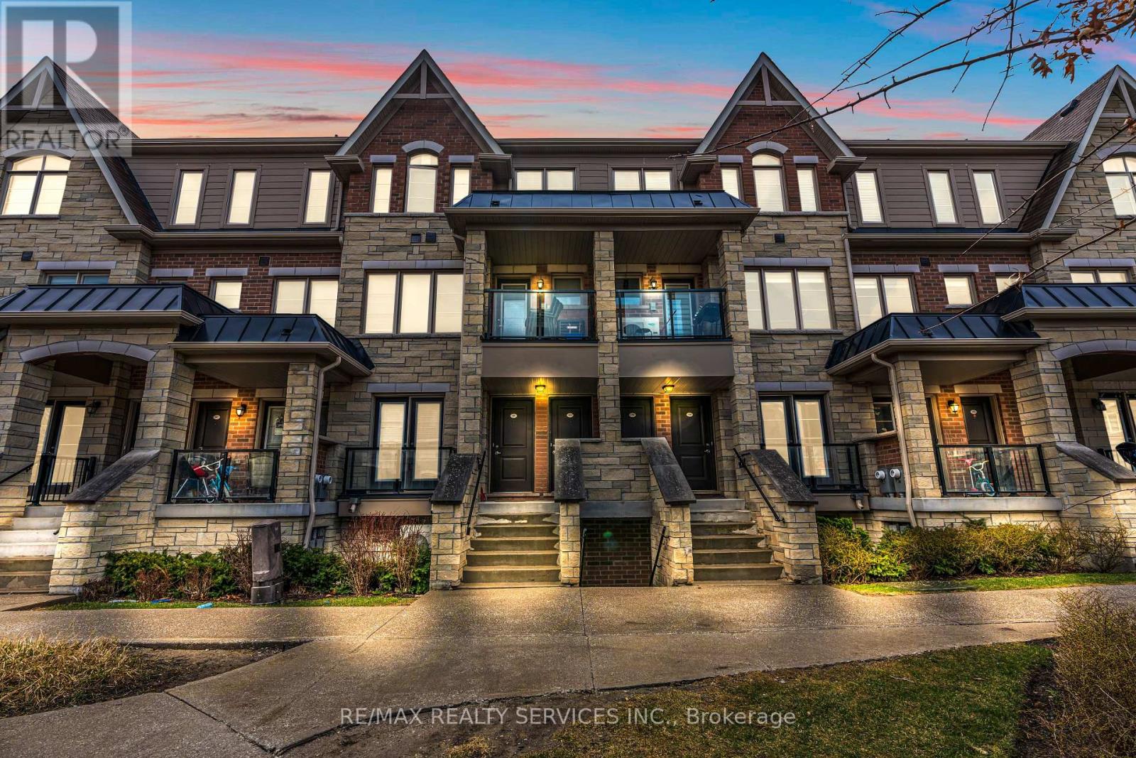 189 - 200 Veterans Drive, Brampton, Ontario  L7A 4S6 - Photo 1 - W12095039