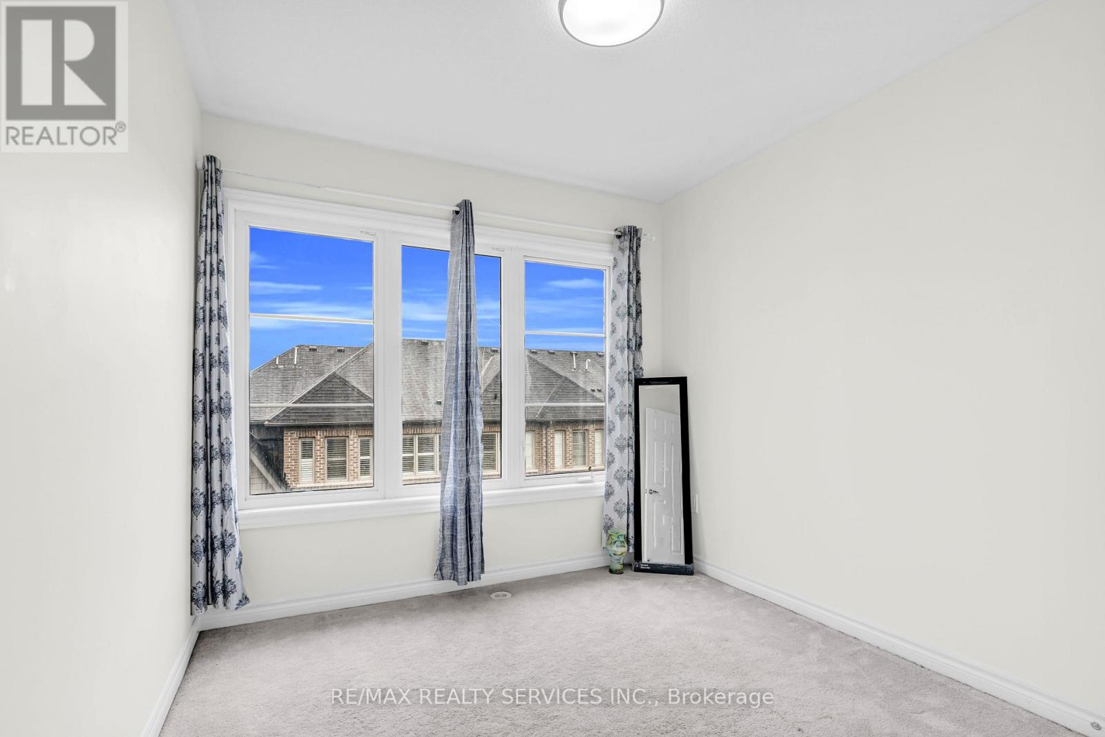 189 - 200 Veterans Drive, Brampton, Ontario  L7A 4S6 - Photo 33 - W12095039