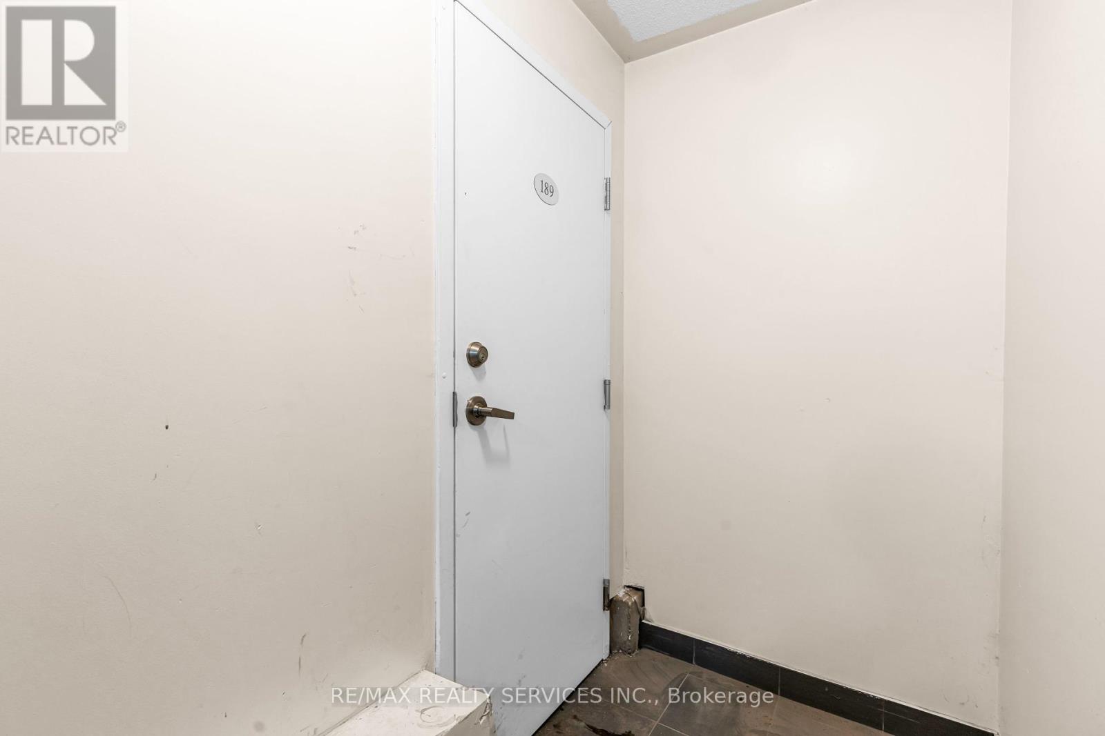 189 - 200 Veterans Drive, Brampton, Ontario  L7A 4S6 - Photo 39 - W12095039