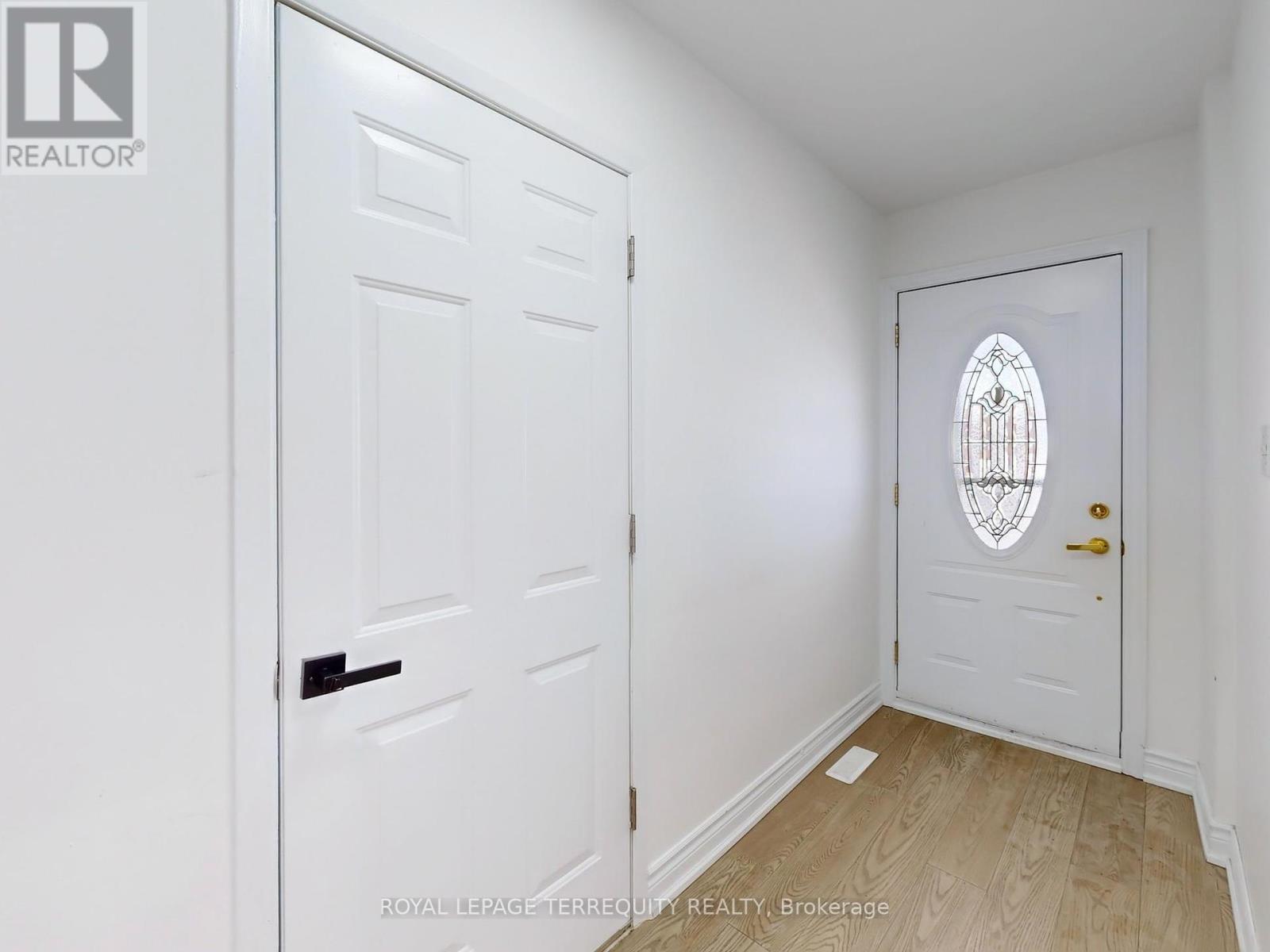 Property at 28 PETERSON DRIVE image 3