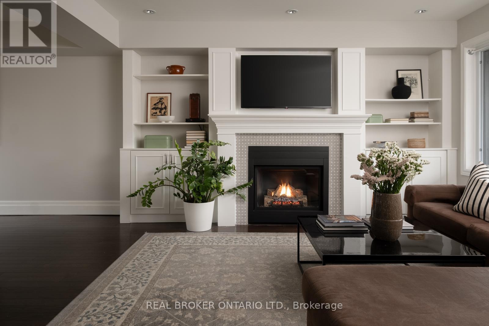 Property at 23 TWENTY EIGHTH STREET image 4