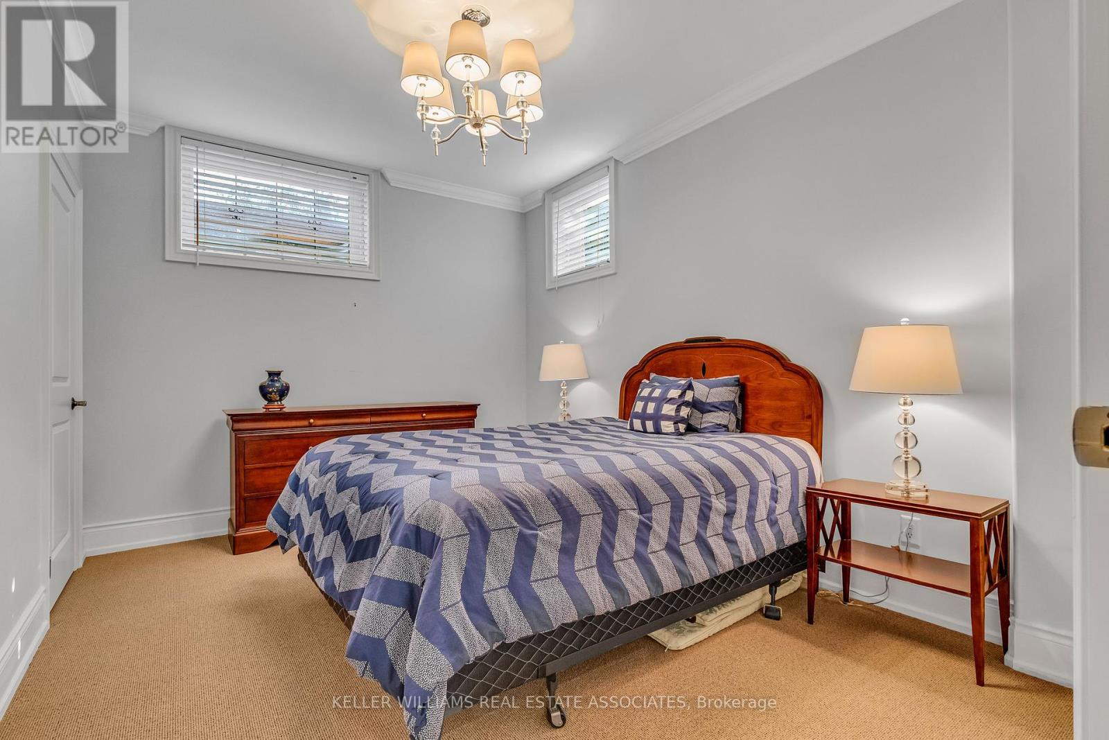 230 Winterborne Gate, Mississauga, Ontario  L5B 0C4 - Photo 35 - W12095356