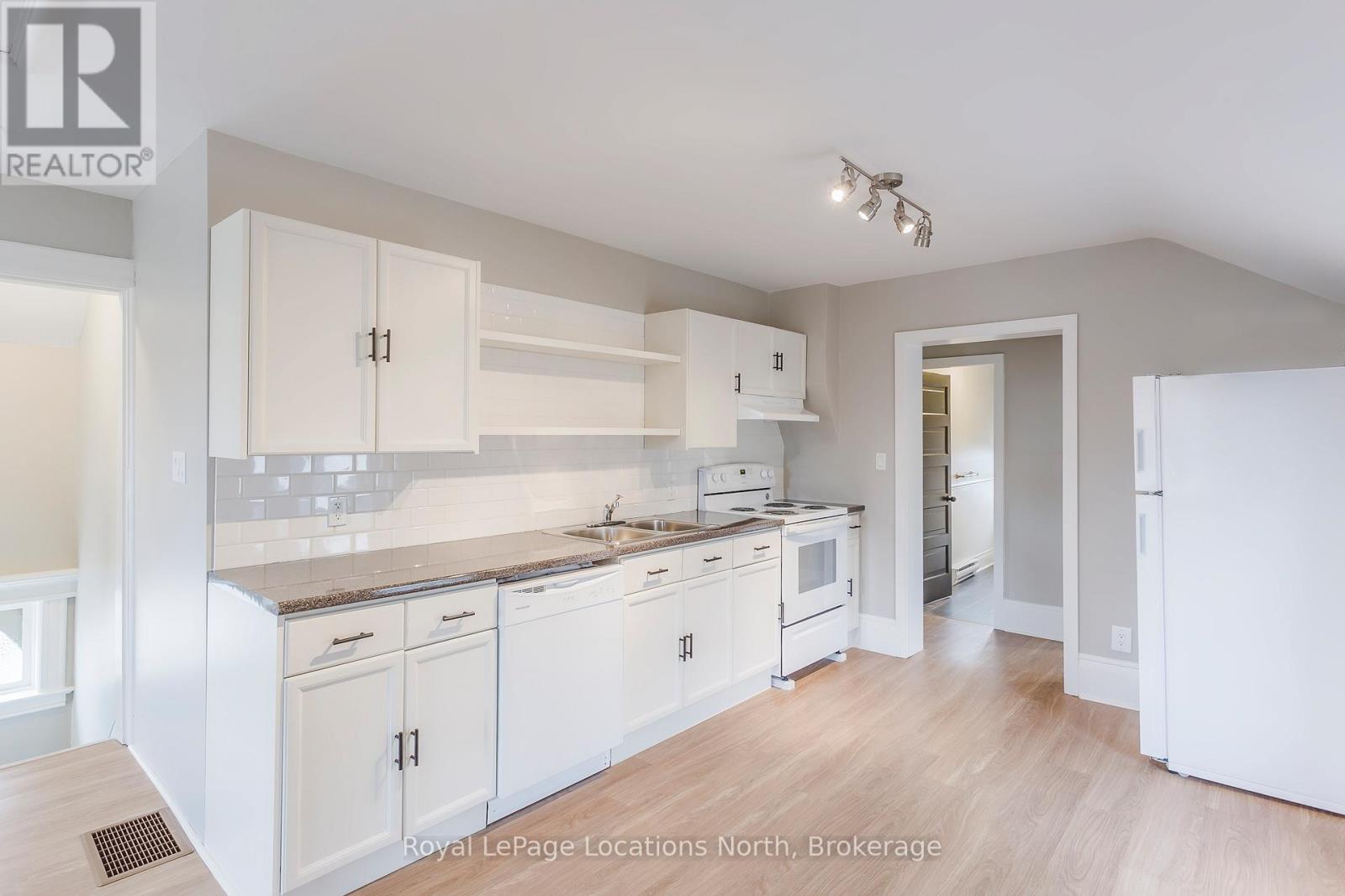 Unit B - 154 Hickory Street, Collingwood, Ontario  L9Y 3E8 - Photo 5 - S12041526
