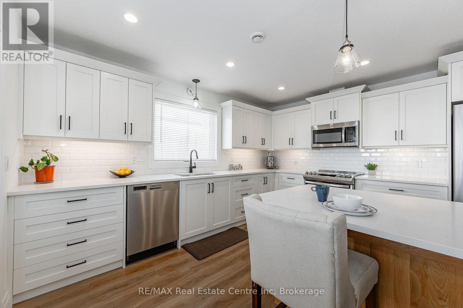 635 King Street, Minto, Ontario N0G 2P0 - Photo 8 - X11976780