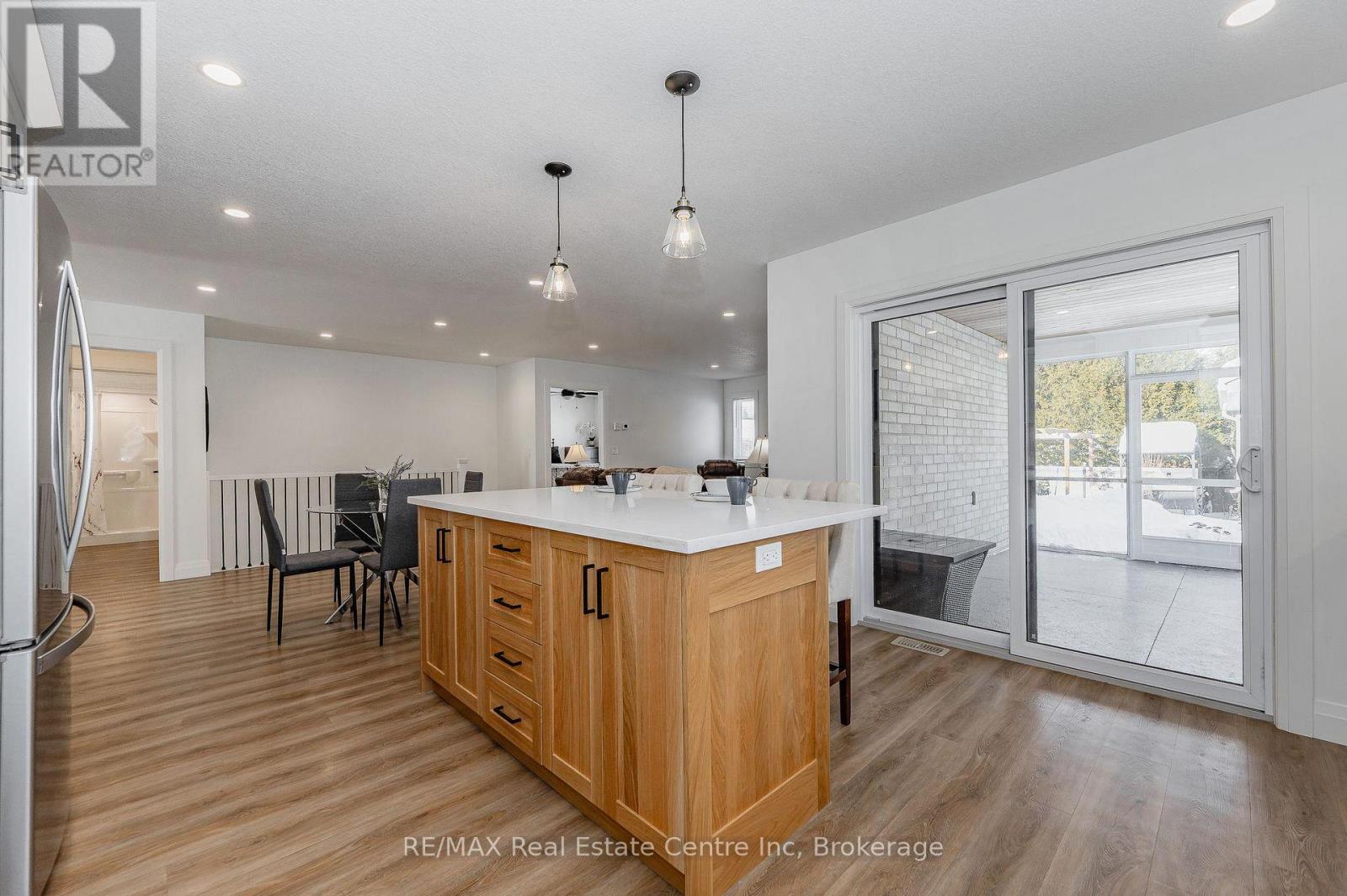 635 King Street, Minto, Ontario N0G 2P0 - Photo 9 - X11976780