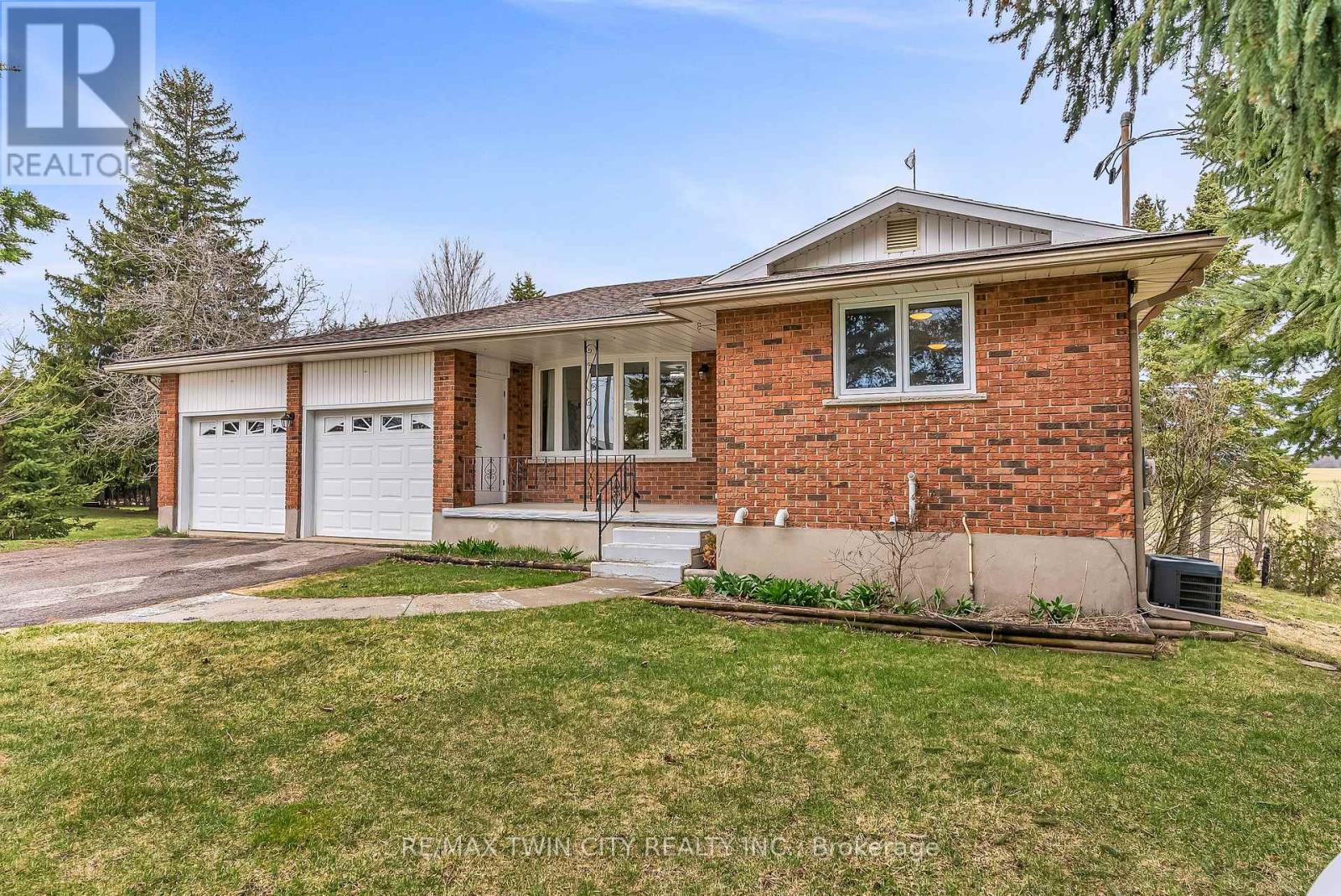 7680 Eighth Line, Centre Wellington, Ontario  N1H 6J2 - Photo 2 - X12095038