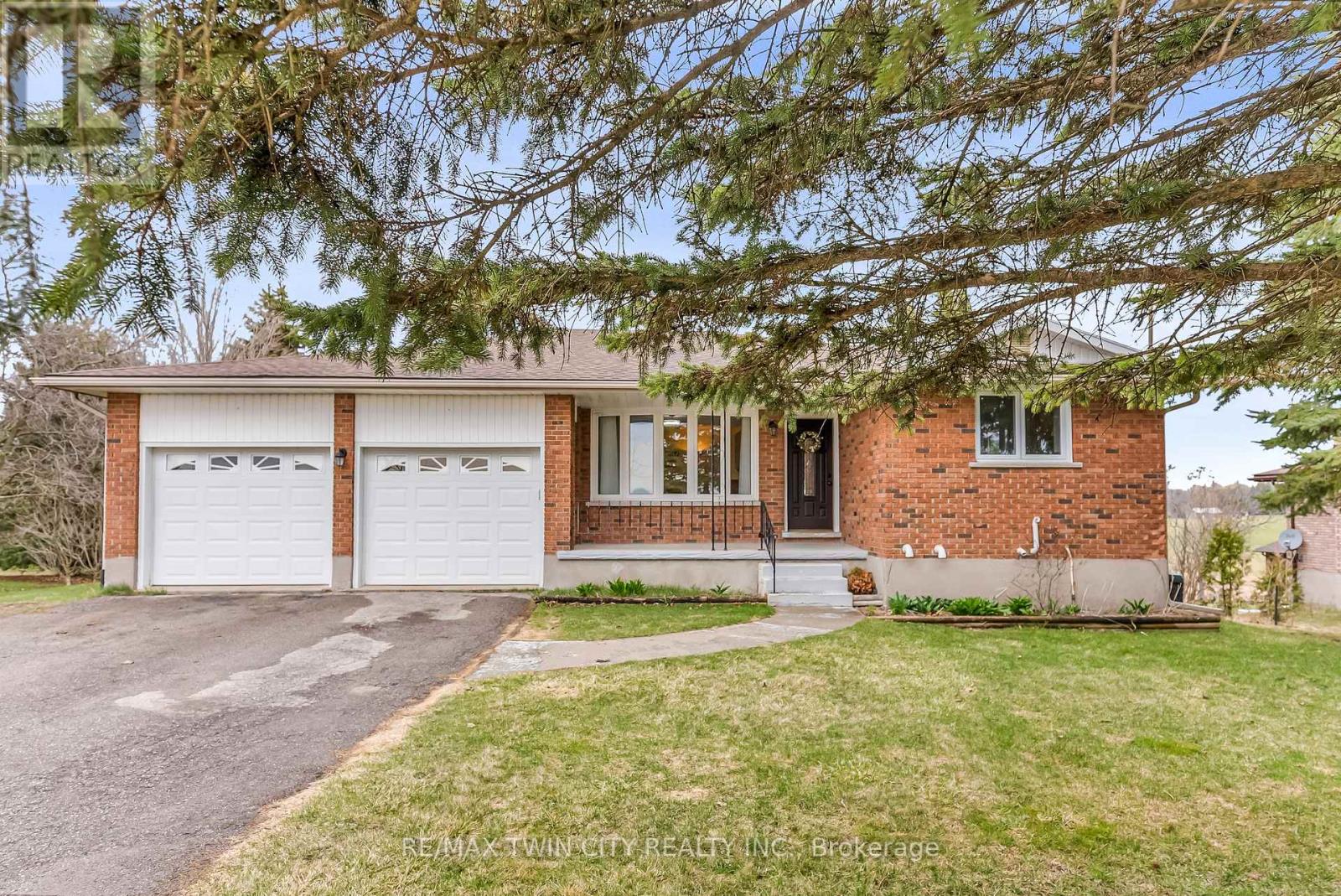 7680 Eighth Line, Centre Wellington, Ontario  N1H 6J2 - Photo 3 - X12095038