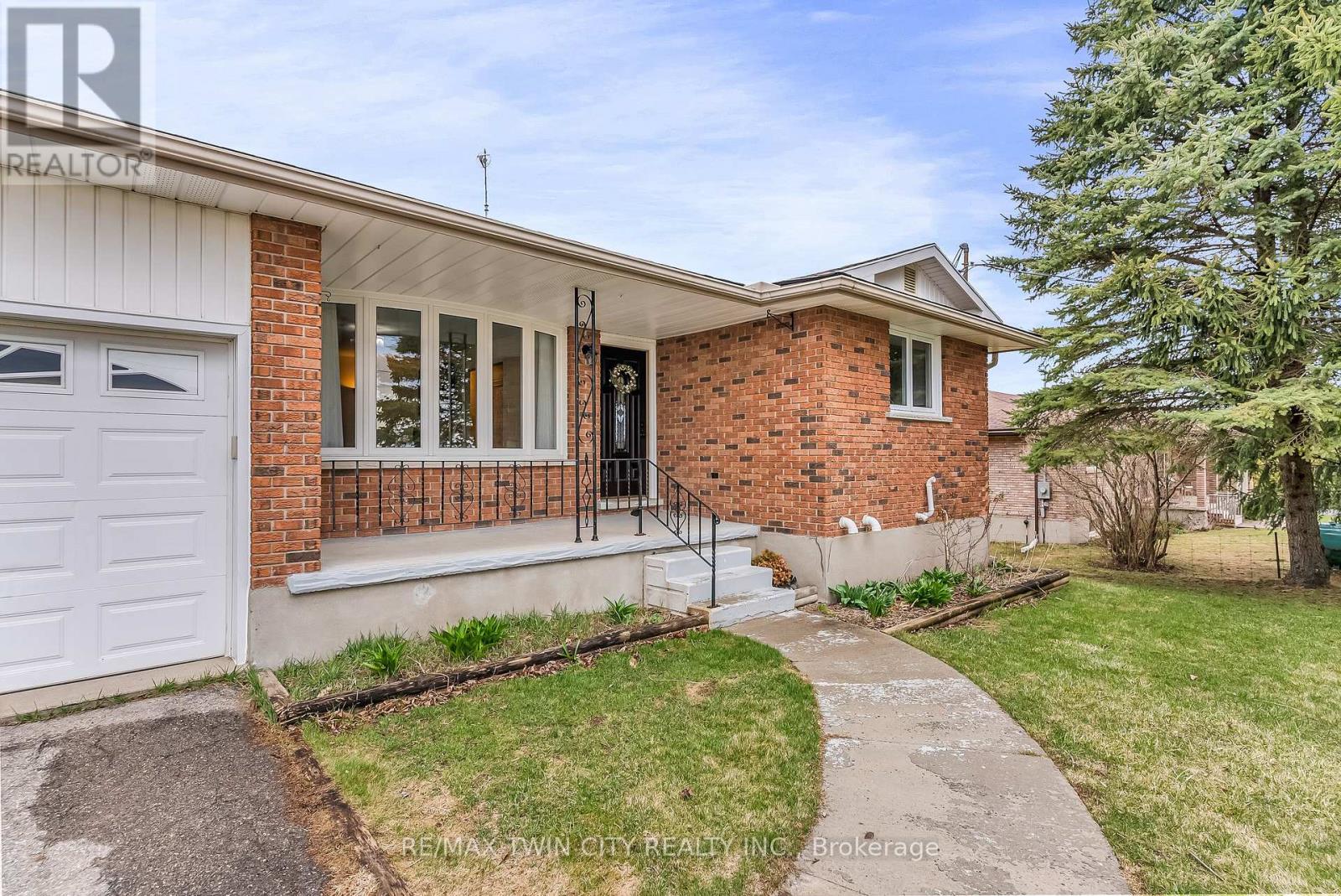 7680 Eighth Line, Centre Wellington, Ontario  N1H 6J2 - Photo 5 - X12095038