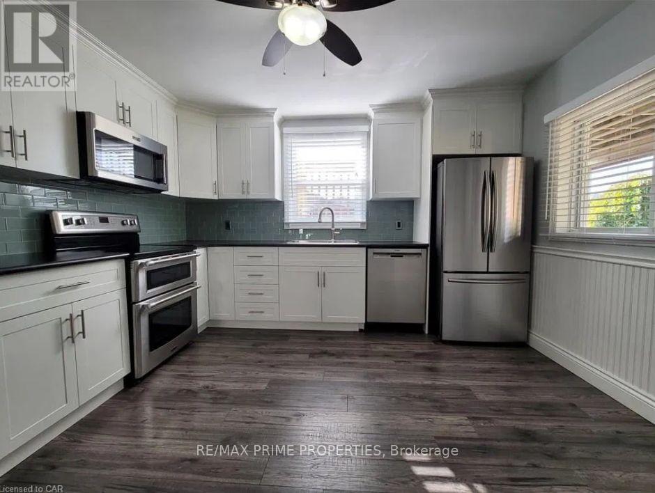 Property at 8 ELGIN STREET S image 5