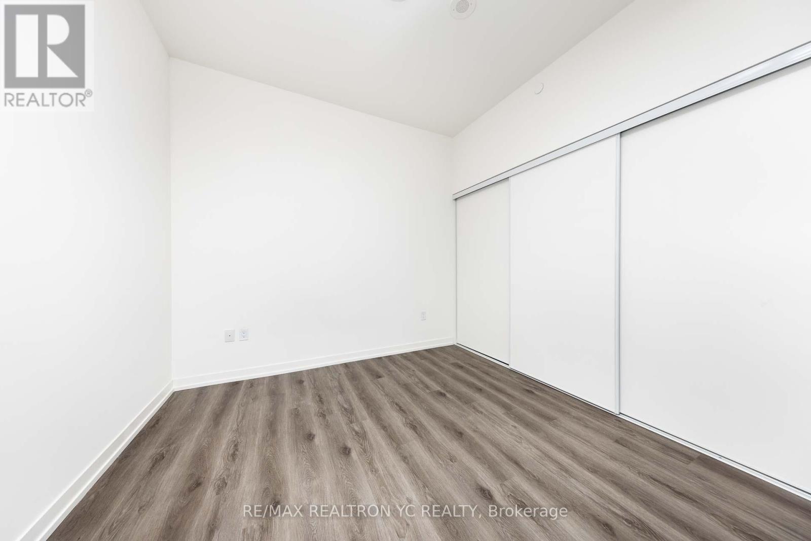 6908 - 138 Downes Street, Toronto, Ontario  M5E 0E4 - Photo 4 - C12087140