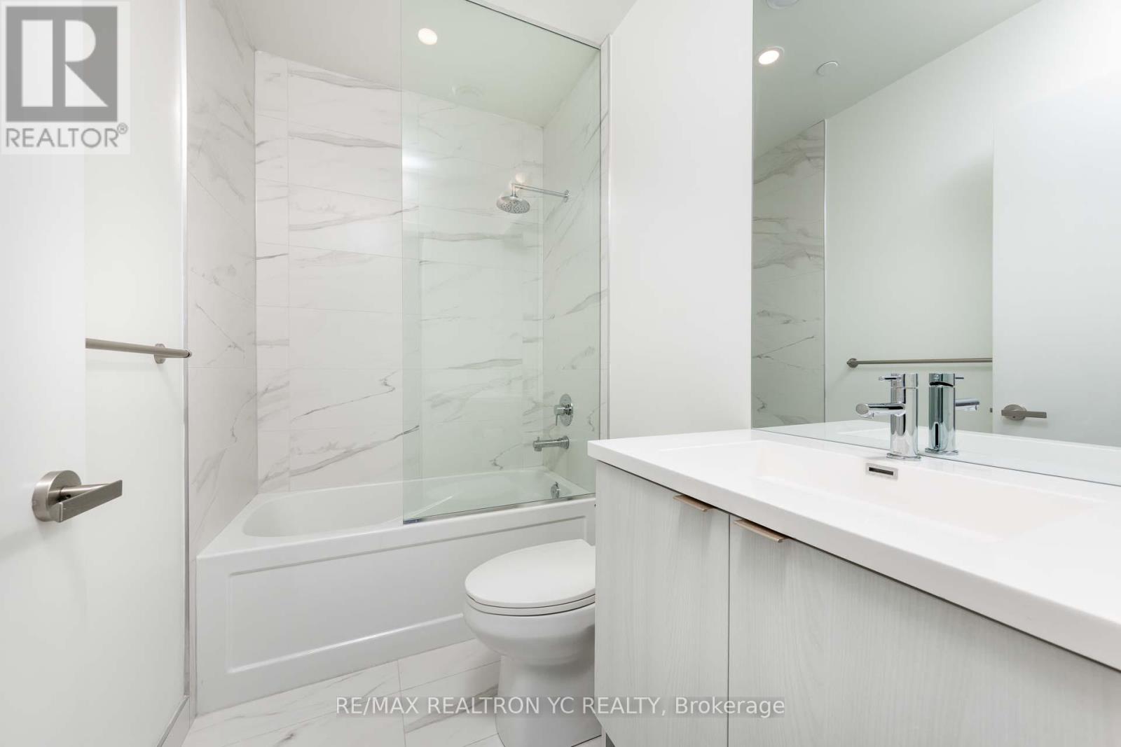 6908 - 138 Downes Street, Toronto, Ontario  M5E 0E4 - Photo 15 - C12087140