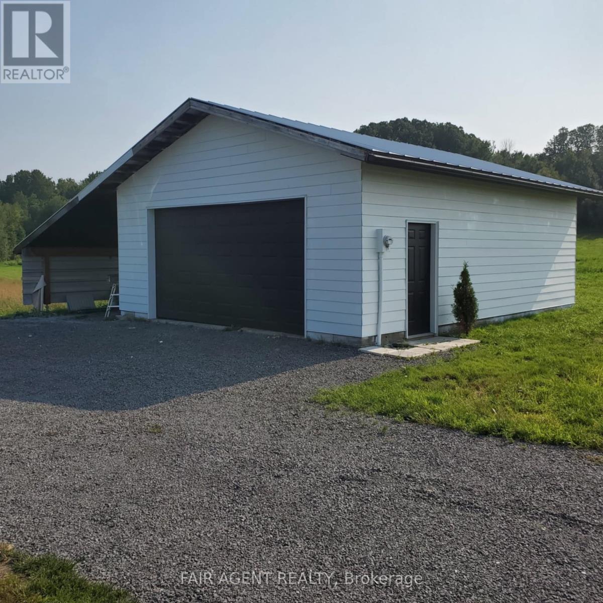 2130 Du Golf Road, Clarence-Rockland, Ontario  K0A 1N0 - Photo 5 - X12095485